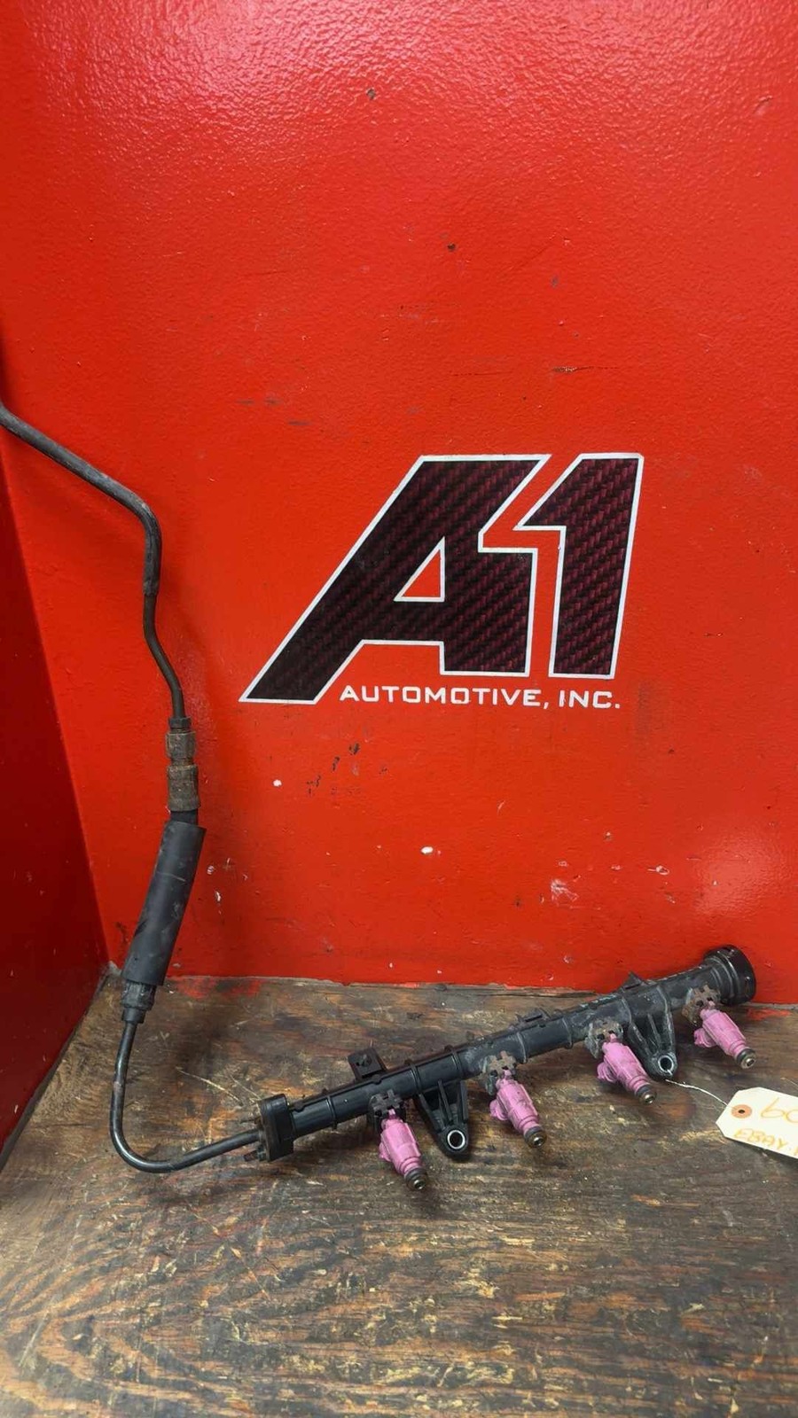 2006-2007 KIA RIO Fuel Rail w/ (4) Injectors