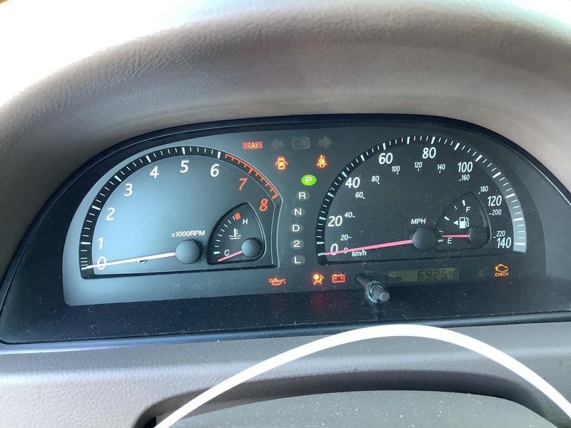 2002-2004 Toyota Camry  Speedometer Instrument Cluster Gauge OEM