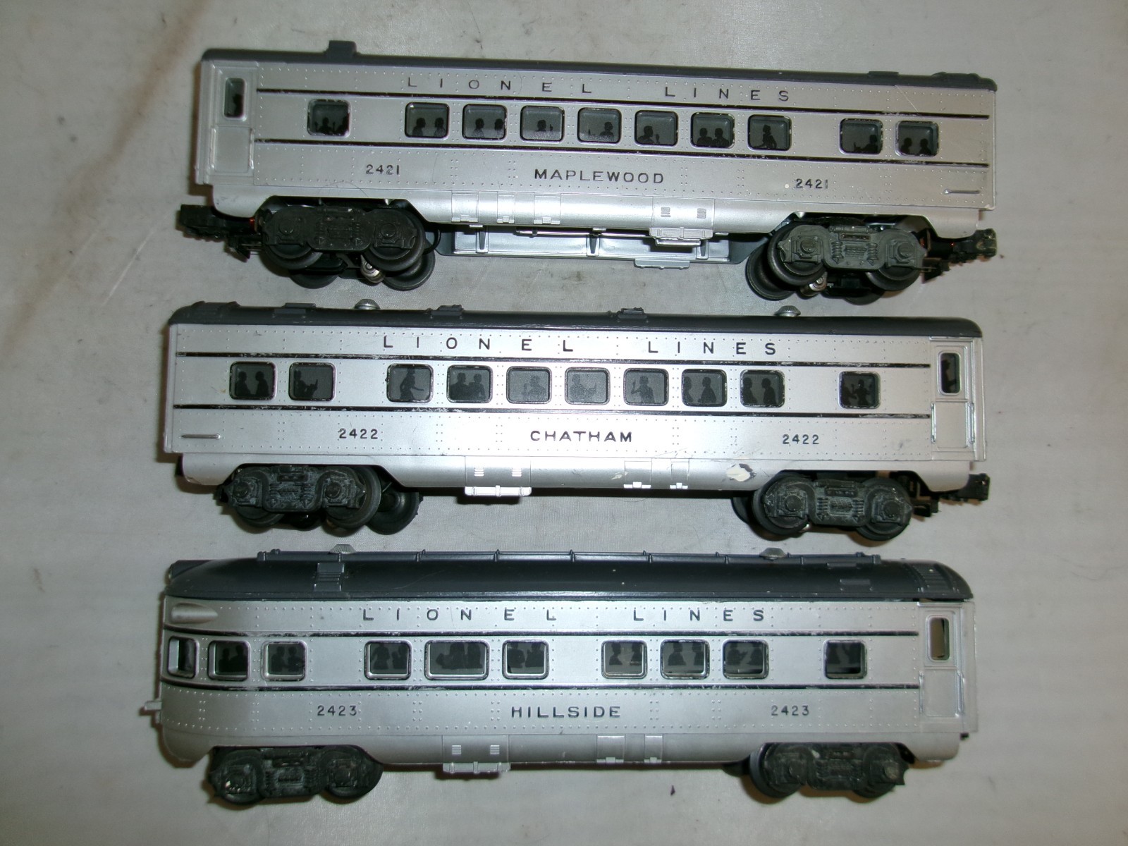 Lionel Postwar silver/gray passenger set of 2421 2422 2423 c1951 Lionel Postwar silver/gray passenger set of 2421 2422 2423 c1951