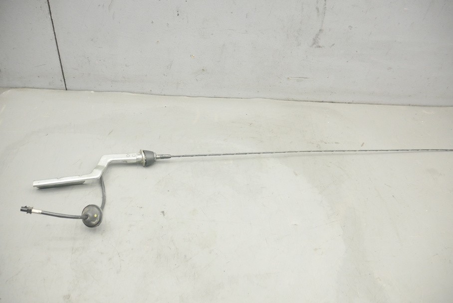 2006-2010 Pontiac Solstice Rear Radio Antenna Mounting Bracket W/ Mast OEM