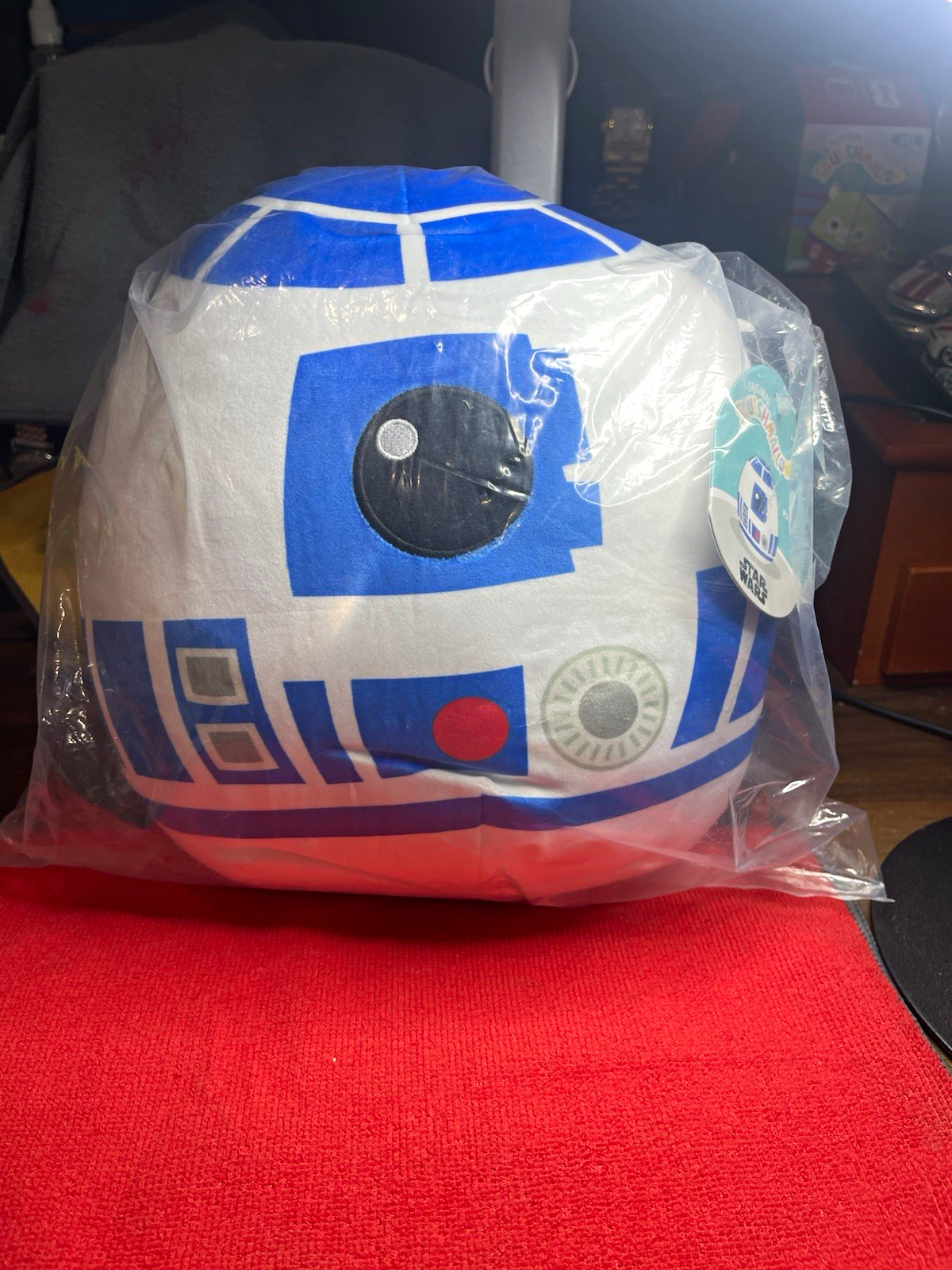 Squishmallows Star Wars R2-D2 Plush Toy, Science Fiction & Horror Squishmallows Star Wars R2-D2 Plush Toy, Science Fiction & Horror