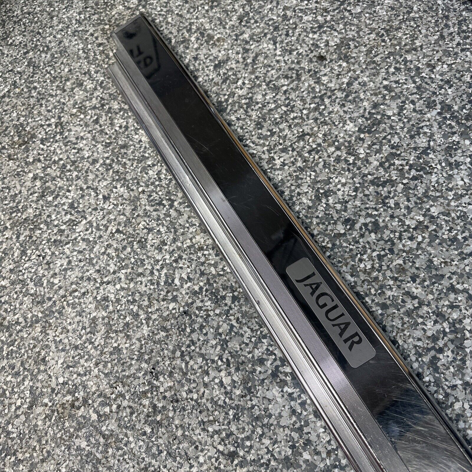 92 93 94 95 96 Jaguar XJS Right Passenger RH Door Sill Kick Plate
