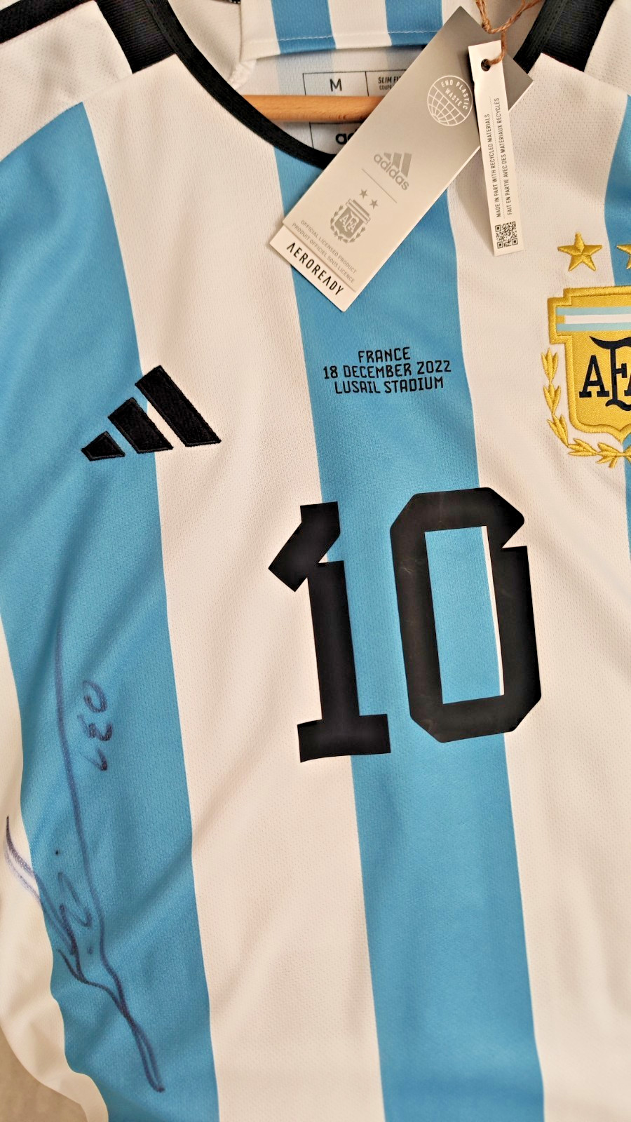 MAGLIA ARGENTINA MESSI NO MATCH WORN ISSUED SHIRT VINTAGE T-SHIRT SIGNED COA MAGLIA ARGENTINA MESSI NO MATCH WORN ISSUED SHIRT VINTAGE T-SHIRT SIGNED COA