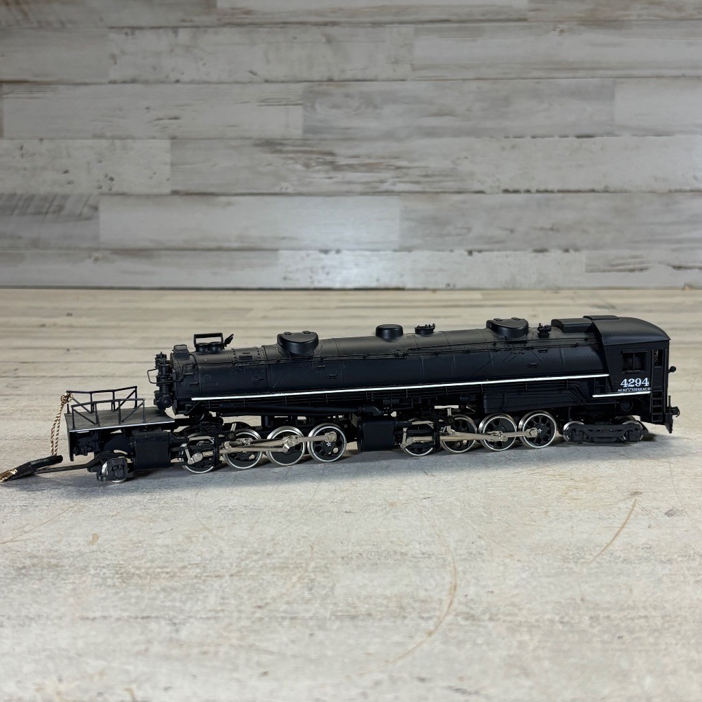 Rivarossi HO Southern Pacific AC-12 Cab Forward Steam Loco #4294 Black