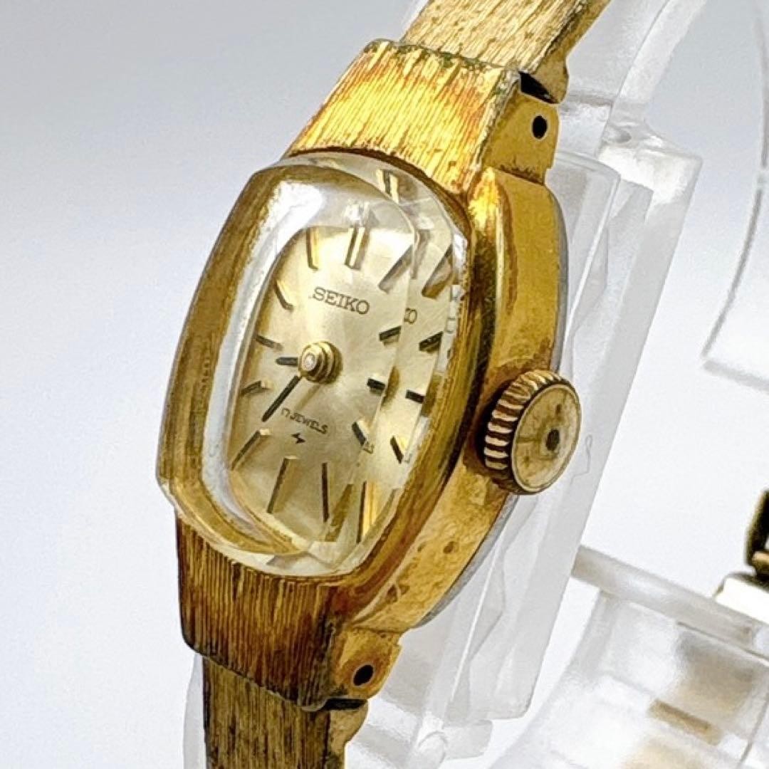 A Lovely 1971 Seiko 17-Jewel Manual Winding Antique Watch, Tonneau Shape.