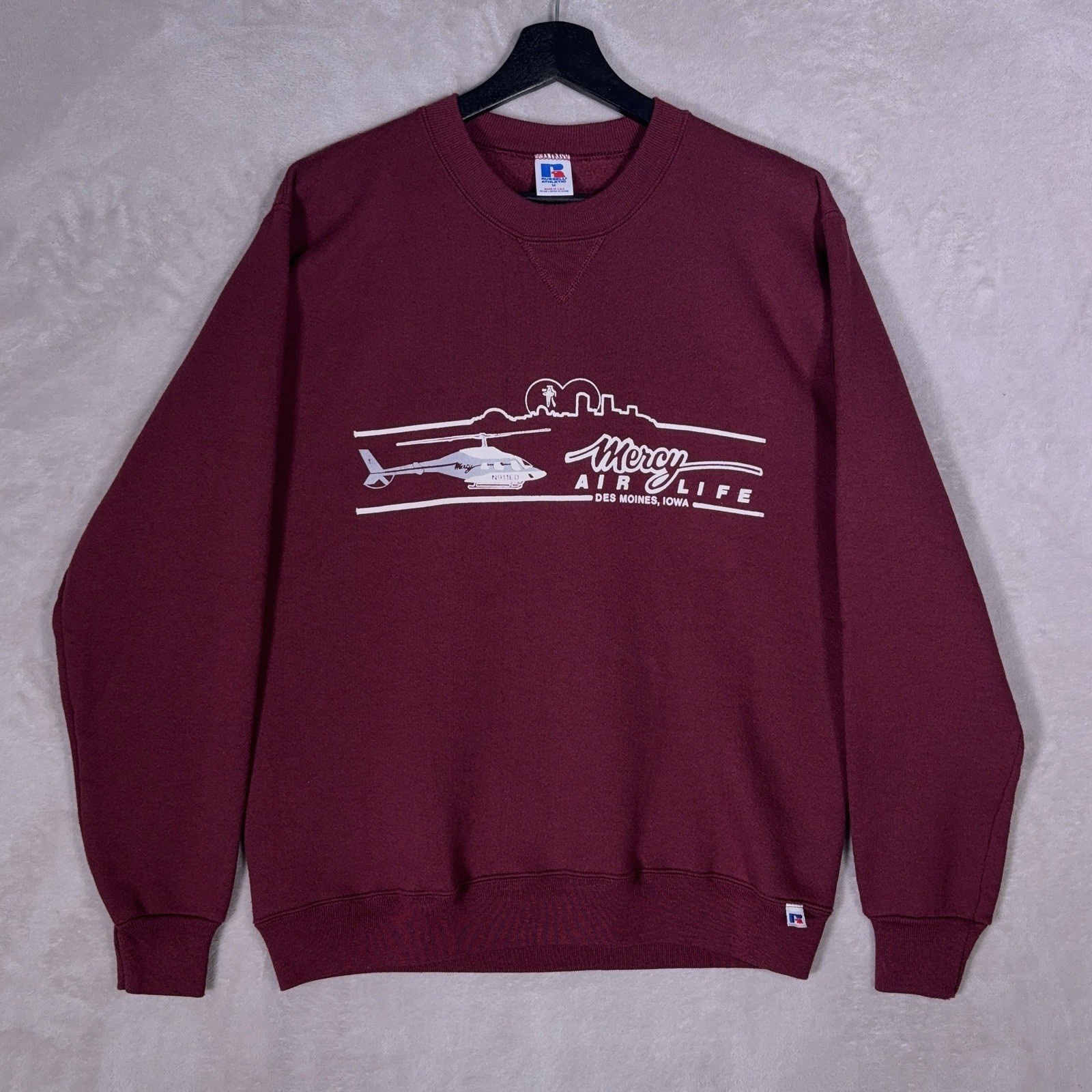 Vintage Russell Athletic Sweatshirt Mens Medium Red Iowa USA Heritage Graphic Vintage Russell Athletic Sweatshirt Mens Medium Red Iowa USA Heritage Graphic