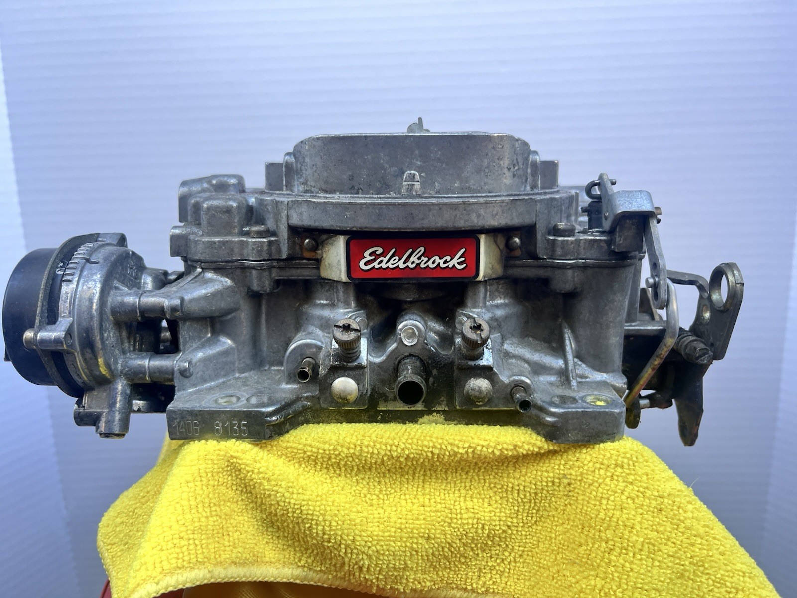 EDELBROCK CARBURETOR 1406 PERFORMER SERIES 600 CFM - MADE IN U.S.A. EDELBROCK CARBURETOR 1406 PERFORMER SERIES 600 CFM - MADE IN U.S.A.