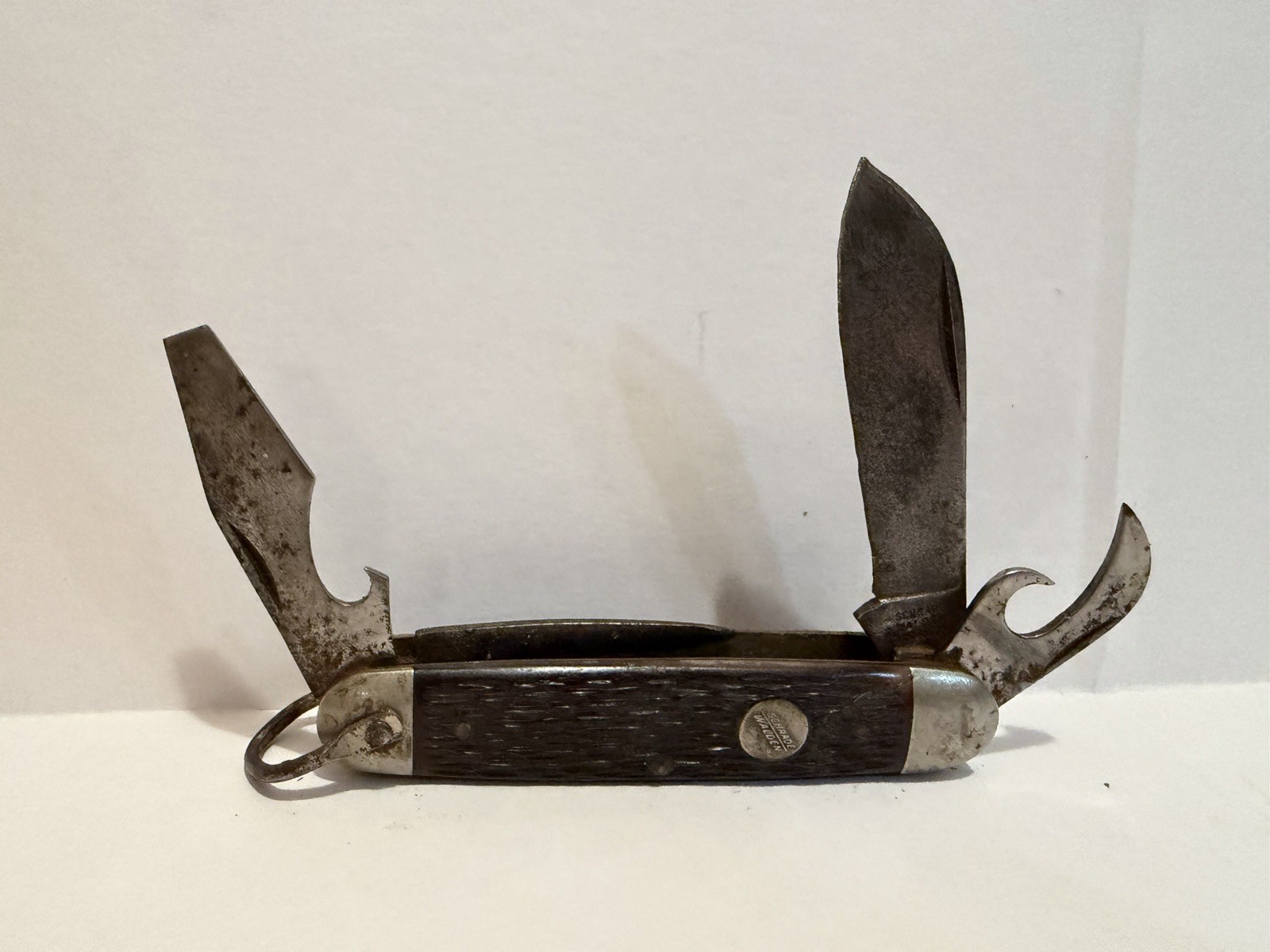 VINTAGE SCHRADE WALDEN 3 BLADE FOLDING POCKET KNIFE RARE VINTAGE SCHRADE WALDEN 3 BLADE FOLDING POCKET KNIFE RARE