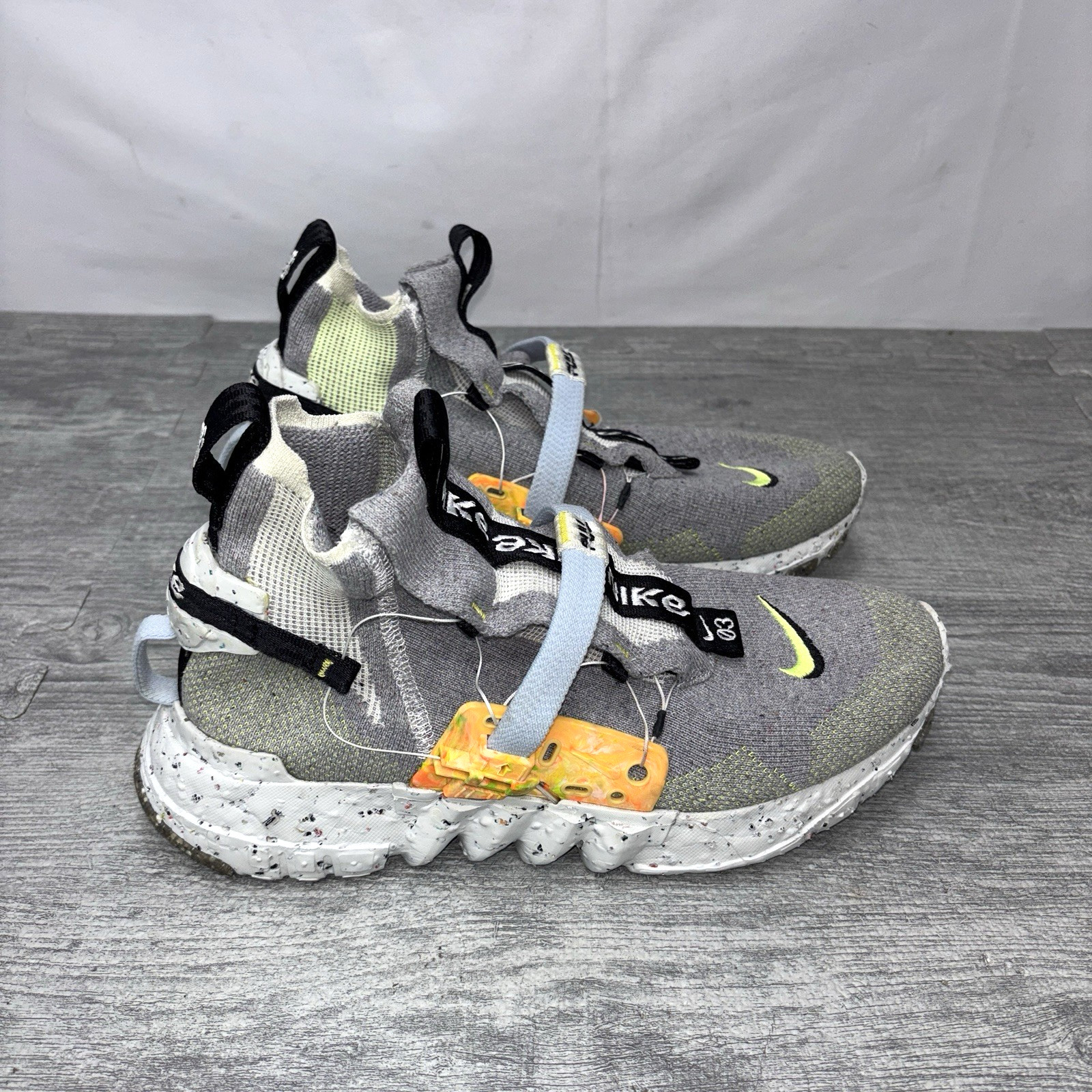 Nike Space Hippies 03  Sneakers Men\'s Size 9 Gray Volt CQ3989-002