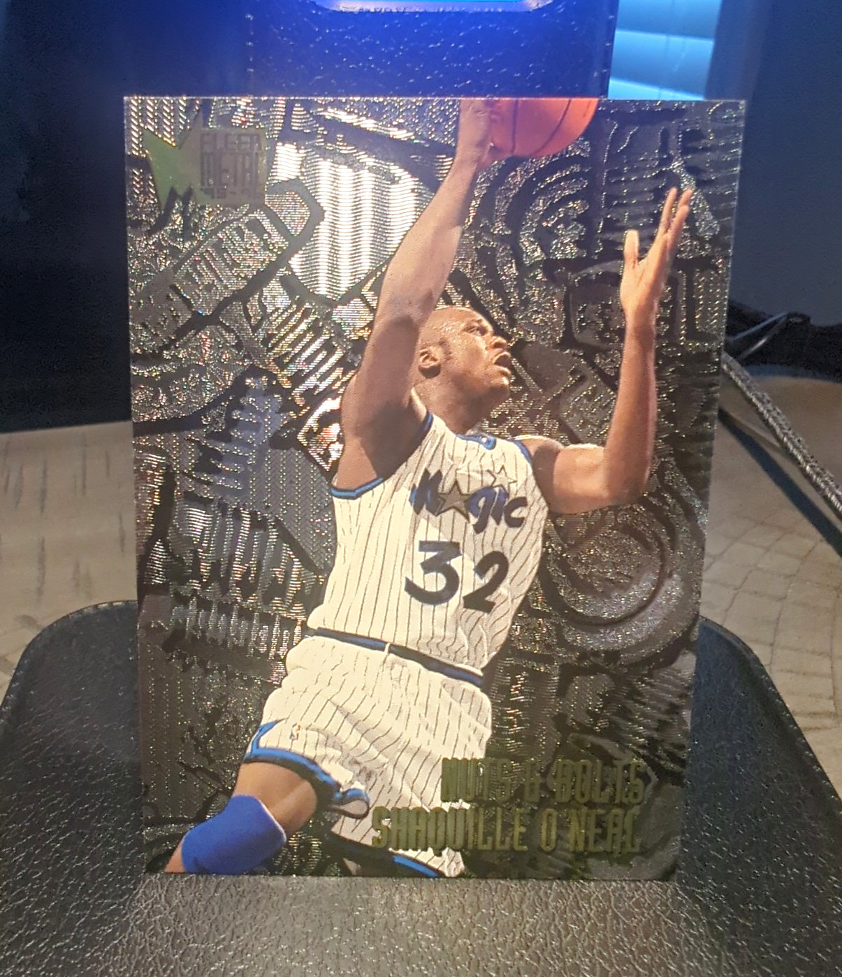 1995-96 Fleer Metal Nuts & Bolts Shaquille O\'Neal #215 Super Clean 1995-96 Fleer Metal Nuts & Bolts Shaquille O\'Neal #215 Super Clean