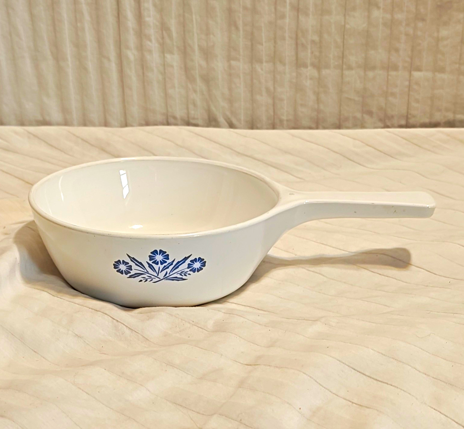 CorningWare Menu-ette 1 Pint Round Casserole Dish White/Blue Floral P-81-B CorningWare Menu-ette 1 Pint Round Casserole Dish White/Blue Floral P-81-B