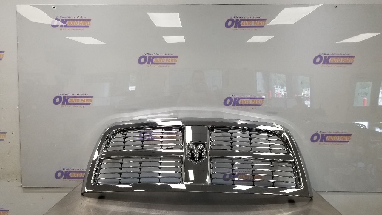 11 DODGE RAM 2500 LARAMIE LONGHORN MEGA CAB FRONT CHROME GRILLE