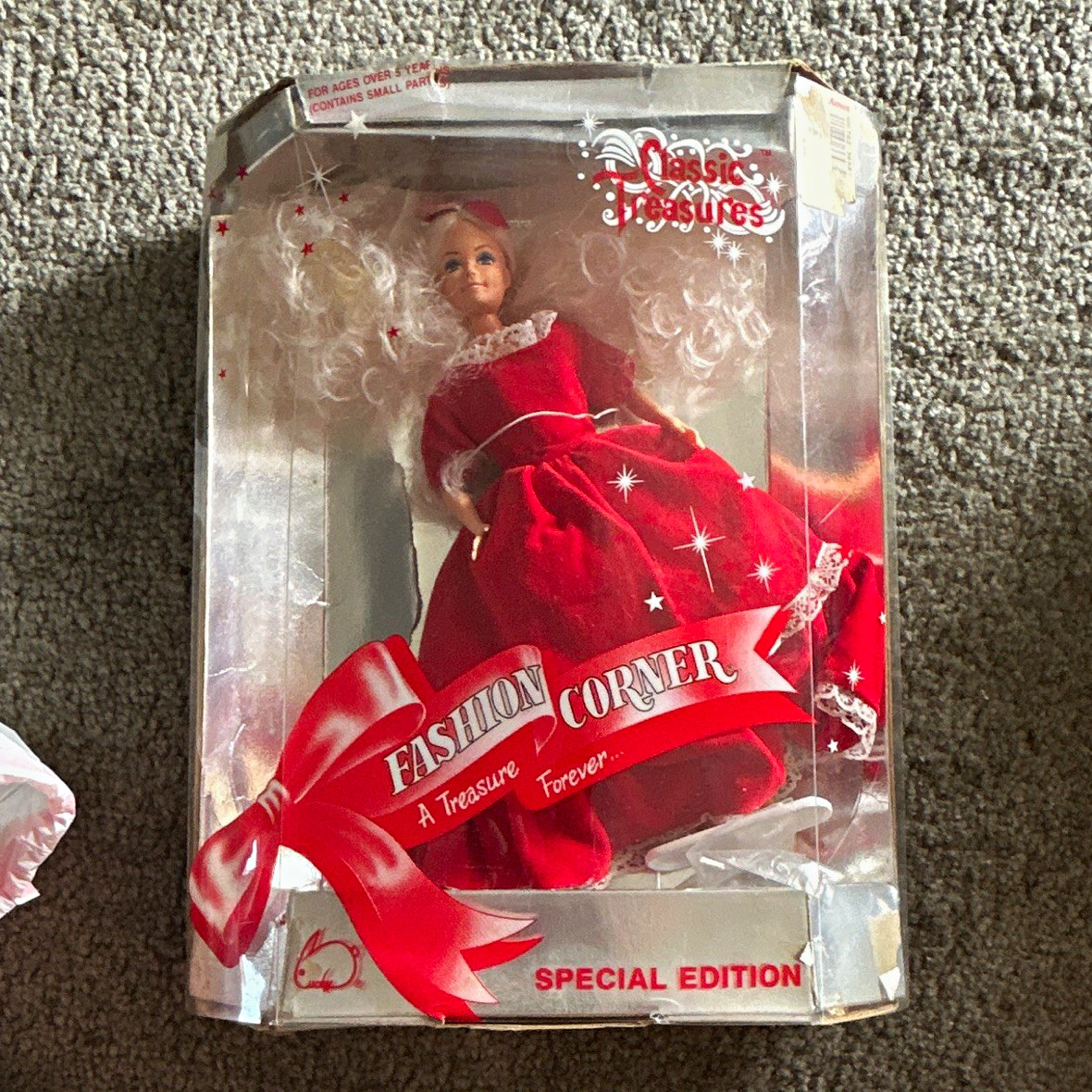 Classic Treasures Fashion Corner Special Edition Blonde Curly Doll NRFB Classic Treasures Fashion Corner Special Edition Blonde Curly Doll NRFB