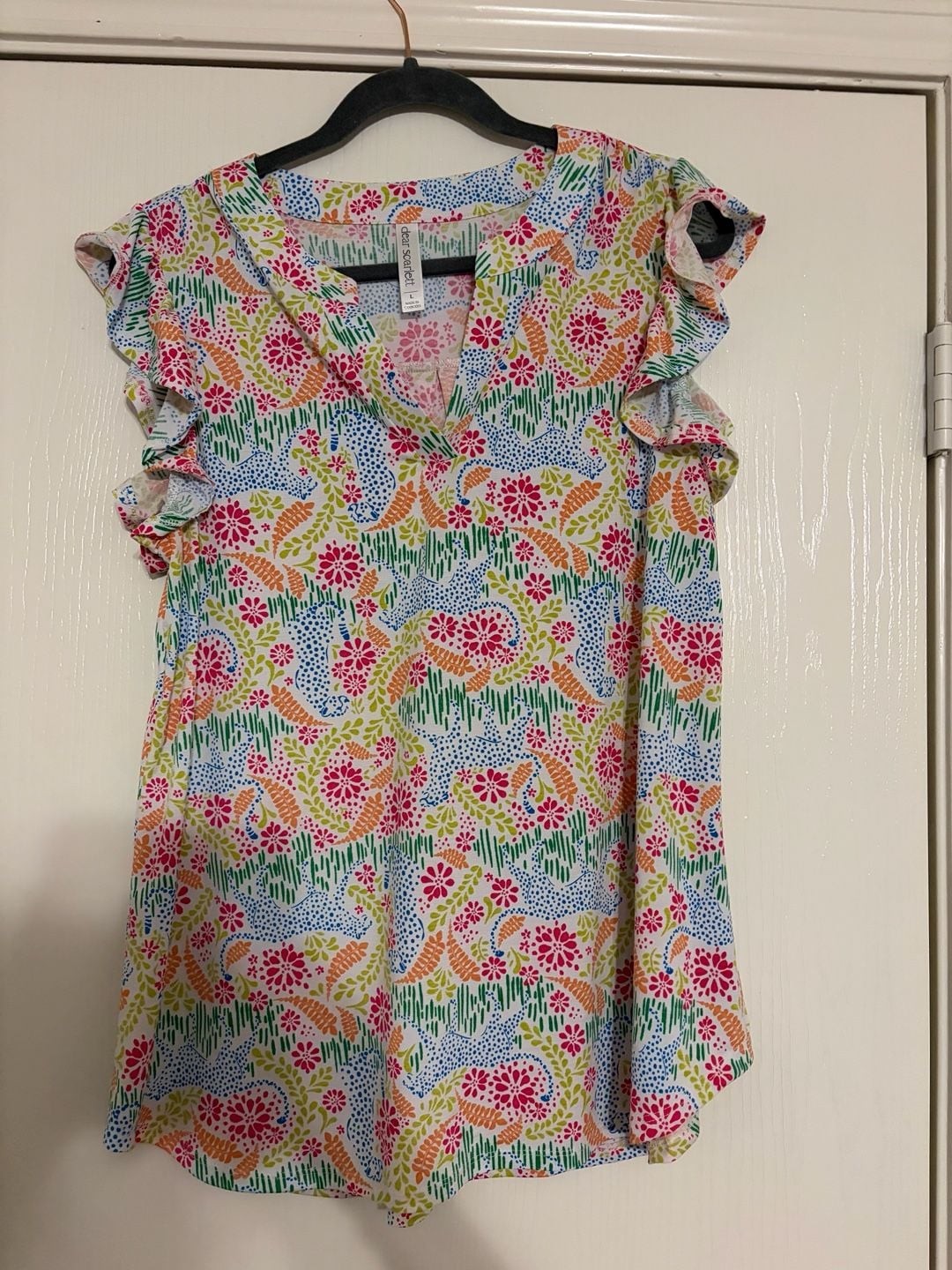 Dear Scarlett Flutter Sleeve Top Size L Multi-Color Abstract Floral Dear Scarlett Flutter Sleeve Top Size L Multi-Color Abstract Floral