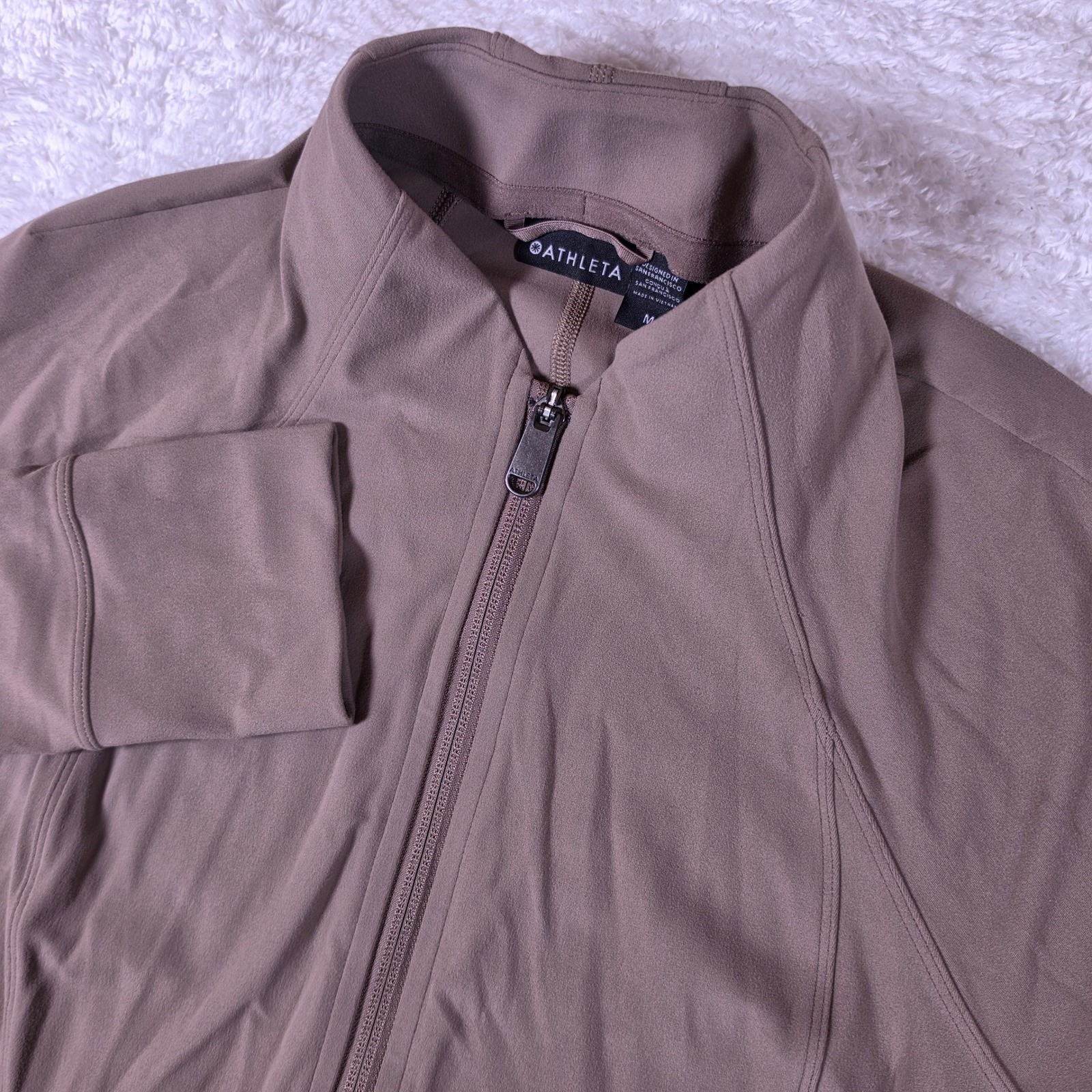 NEW Athleta Salutation Full Zip Women M Taupe Nylon Stretch L/S Jacket 657490-13