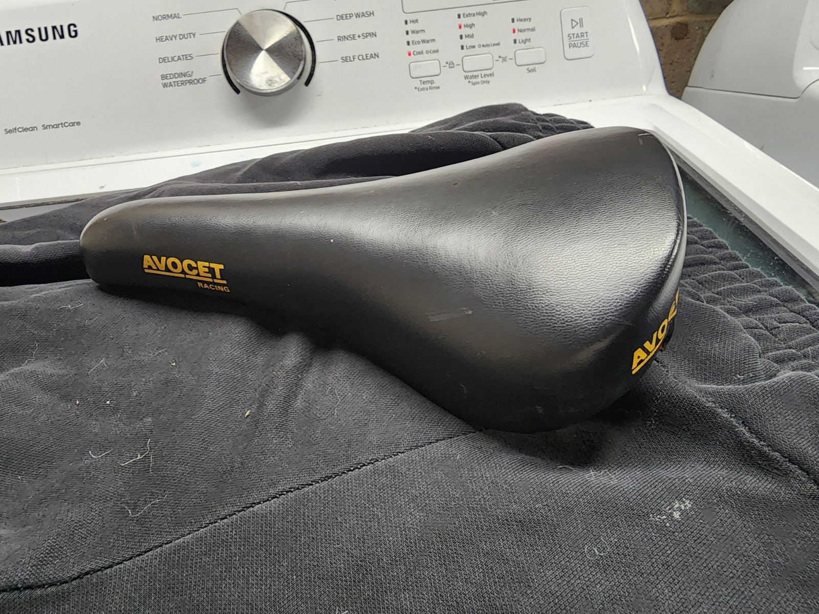 Vintage AVOCET Racing saddle, Black, RARE Condition- Vintage AVOCET Racing saddle, Black, RARE Condition-