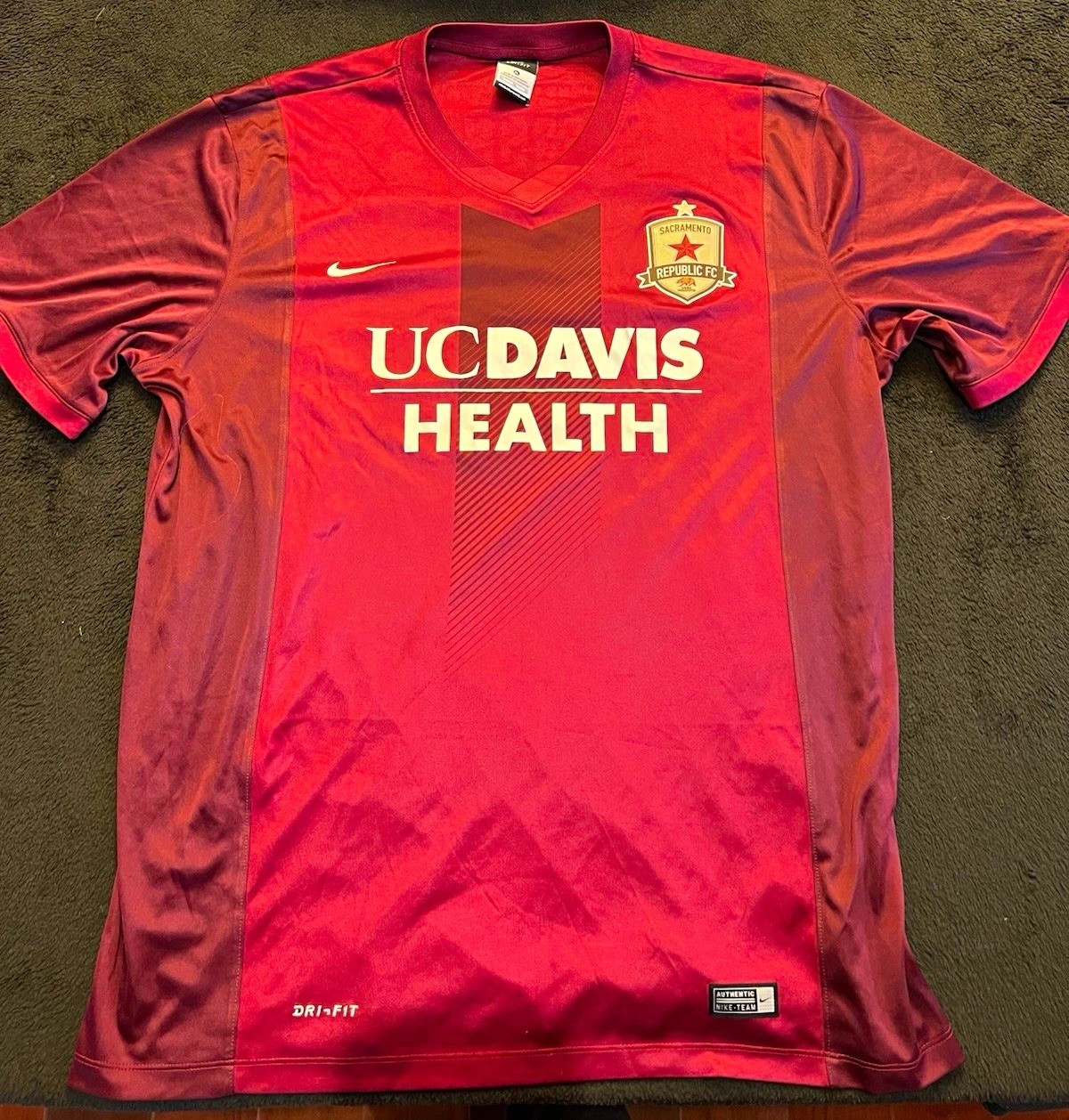 Sacramento Republic FC Wilson Kneeshaw #8 Nike Jersey XL USL Soccer Sacramento Republic FC Wilson Kneeshaw #8 Nike Jersey XL USL Soccer