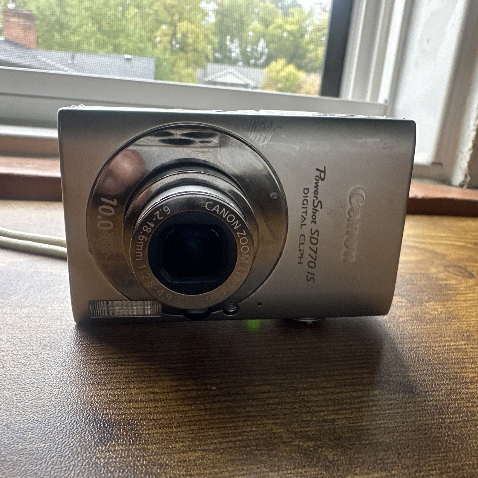 Canon PowerShot SD770 IS 10.0MP ELPH Digital Camera - Silver Canon PowerShot SD770 IS 10.0MP ELPH Digital Camera - Silver