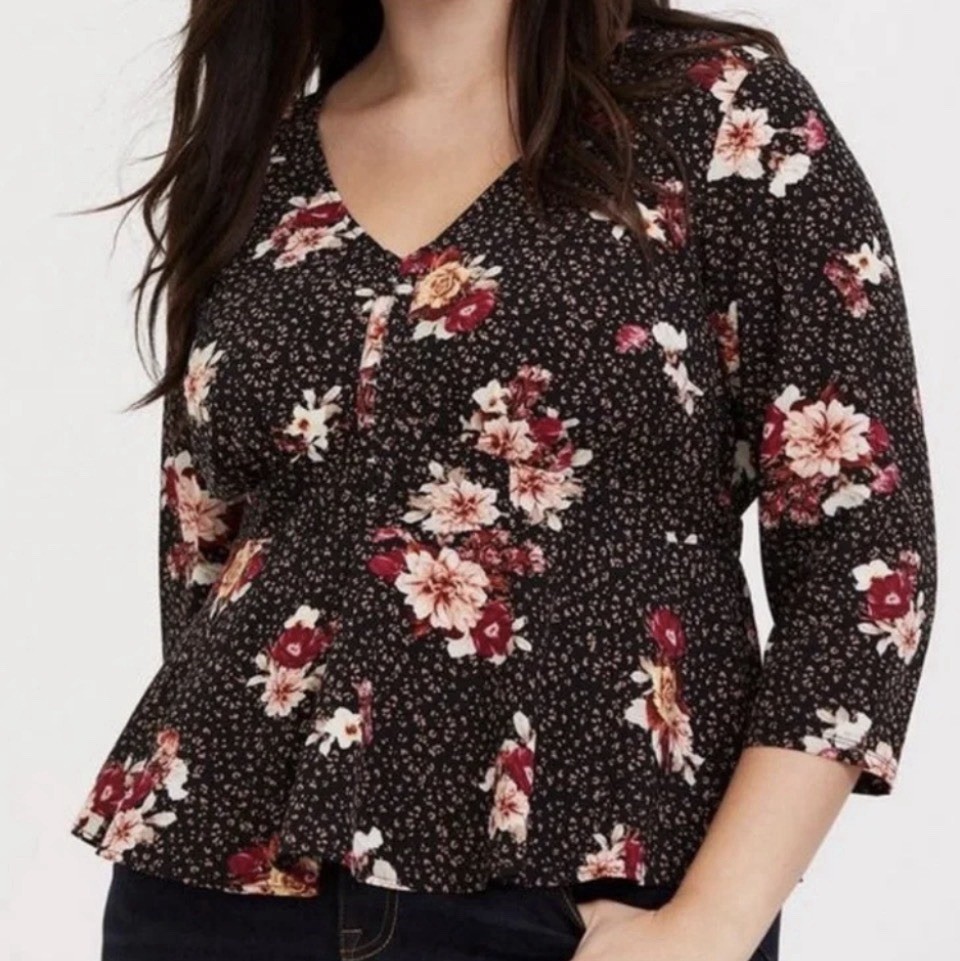 Torrid Floral Print Cropped Peplum Top Women’s Plus Size 2X Torrid Floral Print Cropped Peplum Top Women’s Plus Size 2X
