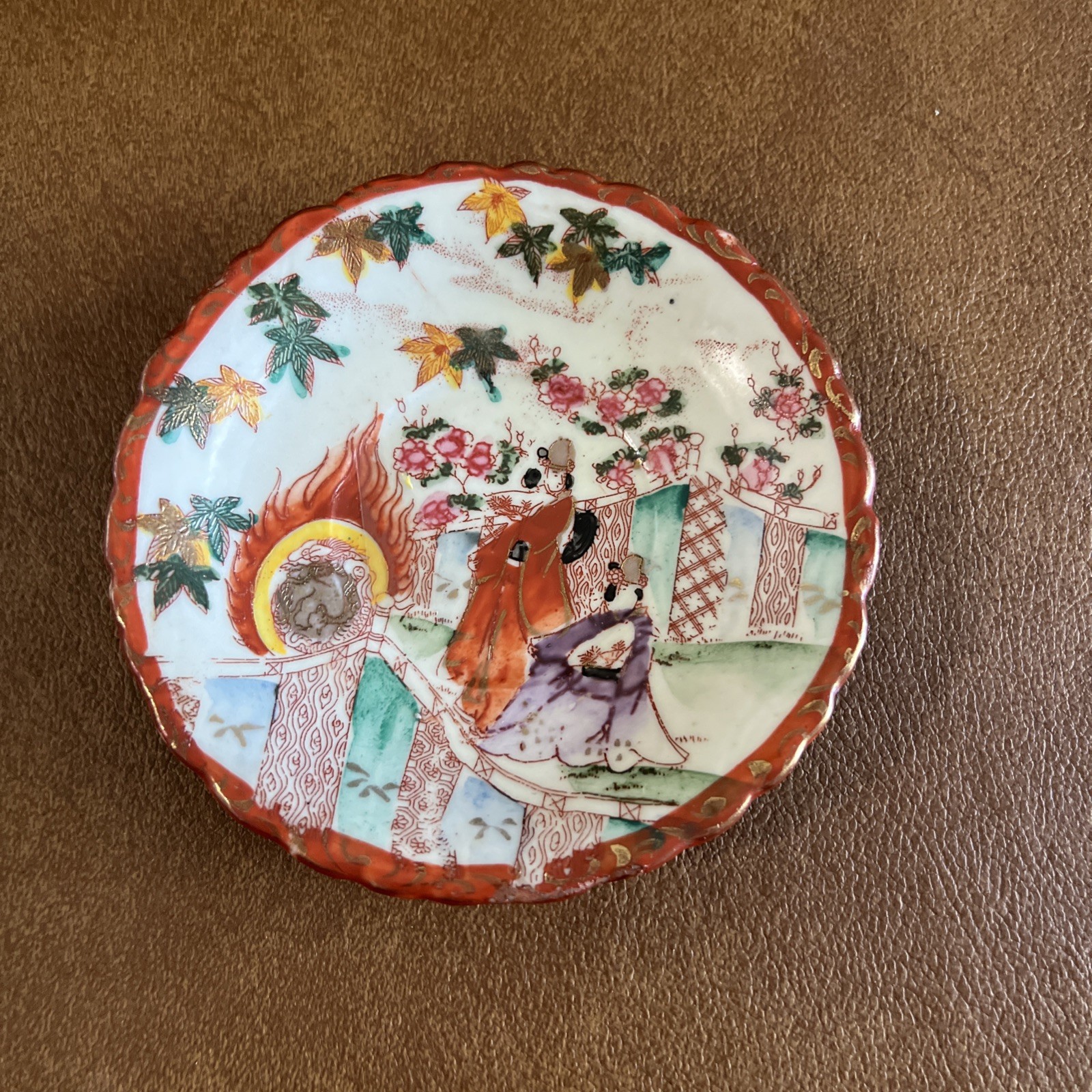 Medium Meiji period (1868–1912) Japanese splendid Small Plate