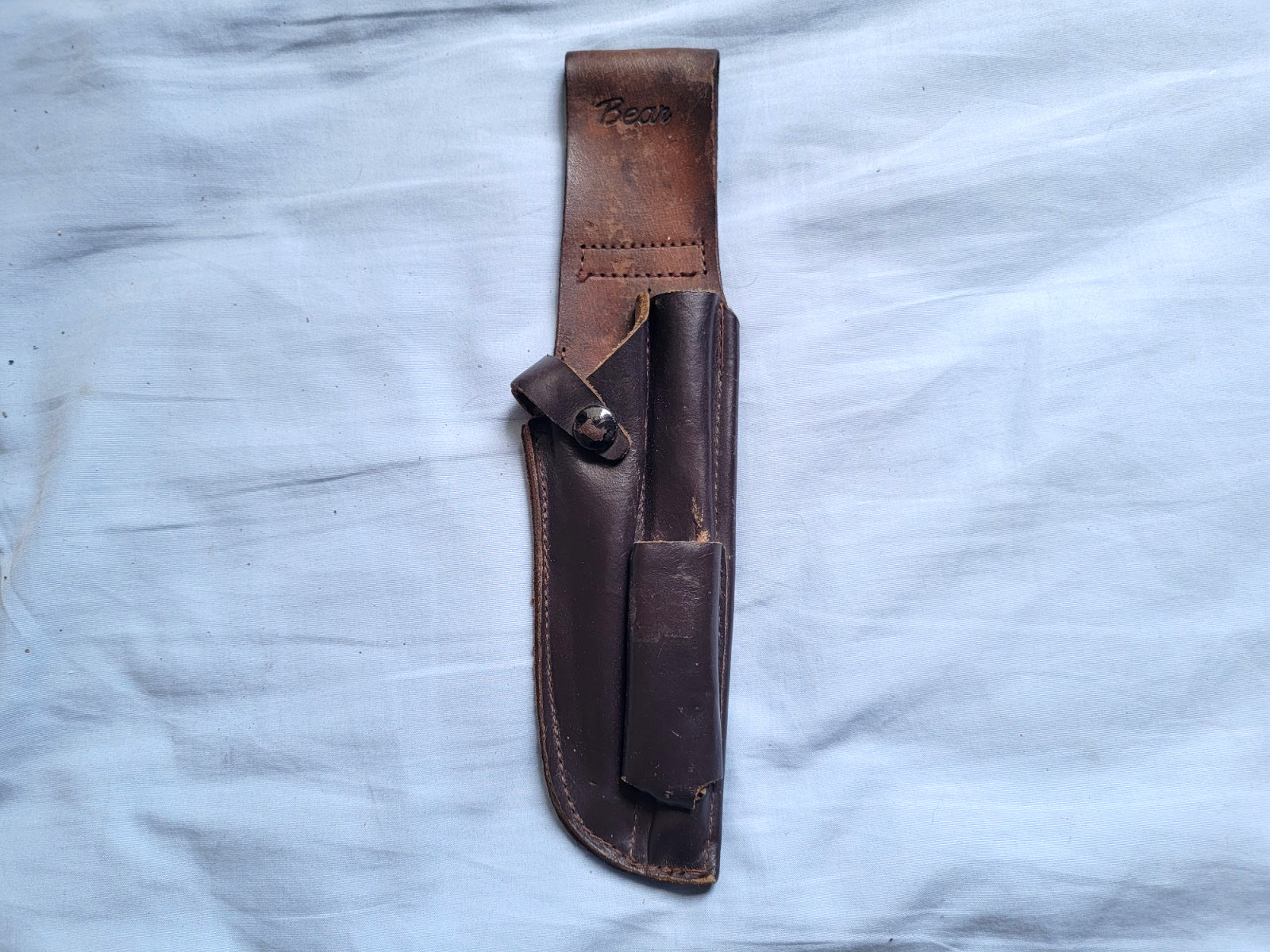 Vintage Fred Bear Archery Knife Stone & File Leather Sheath {sheath only} Exc. Vintage Fred Bear Archery Knife Stone & File Leather Sheath {sheath only} Exc.