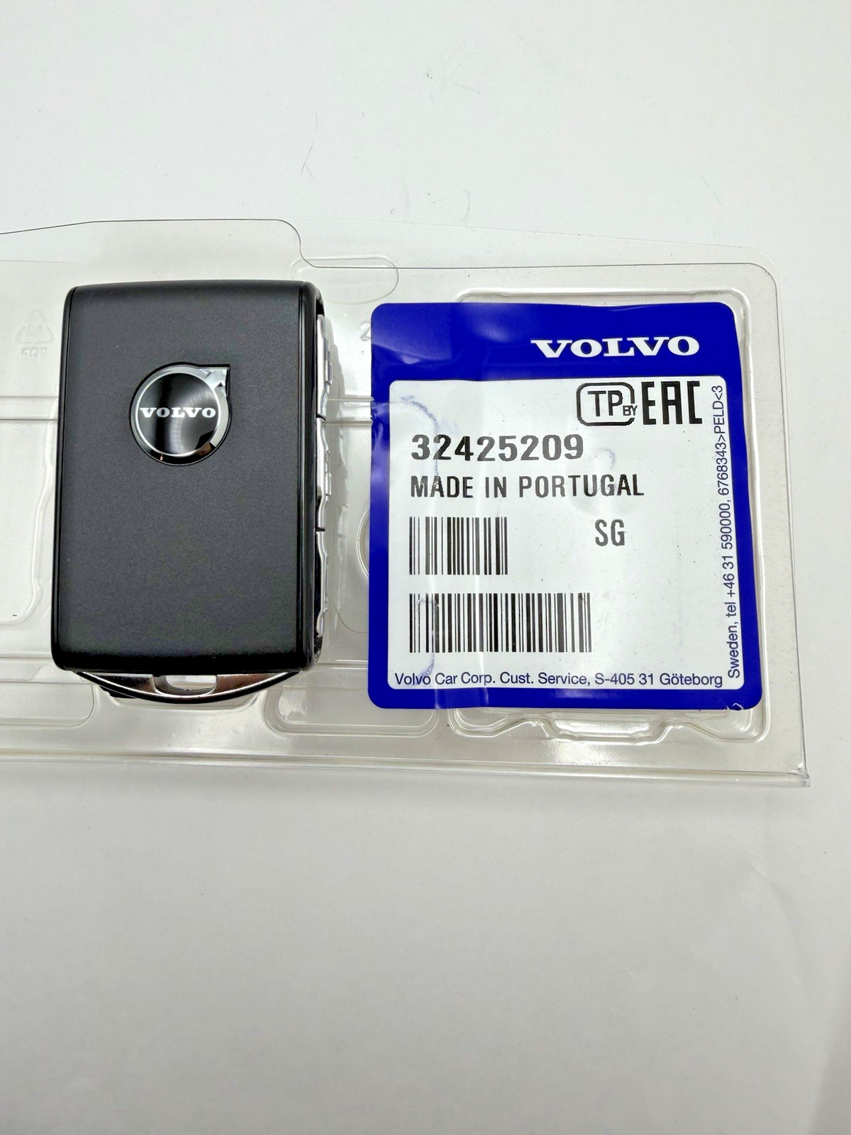 Genuine Volvo Keyless Transmitter Remote Smart Key Fob 32425209 OEM 31652604