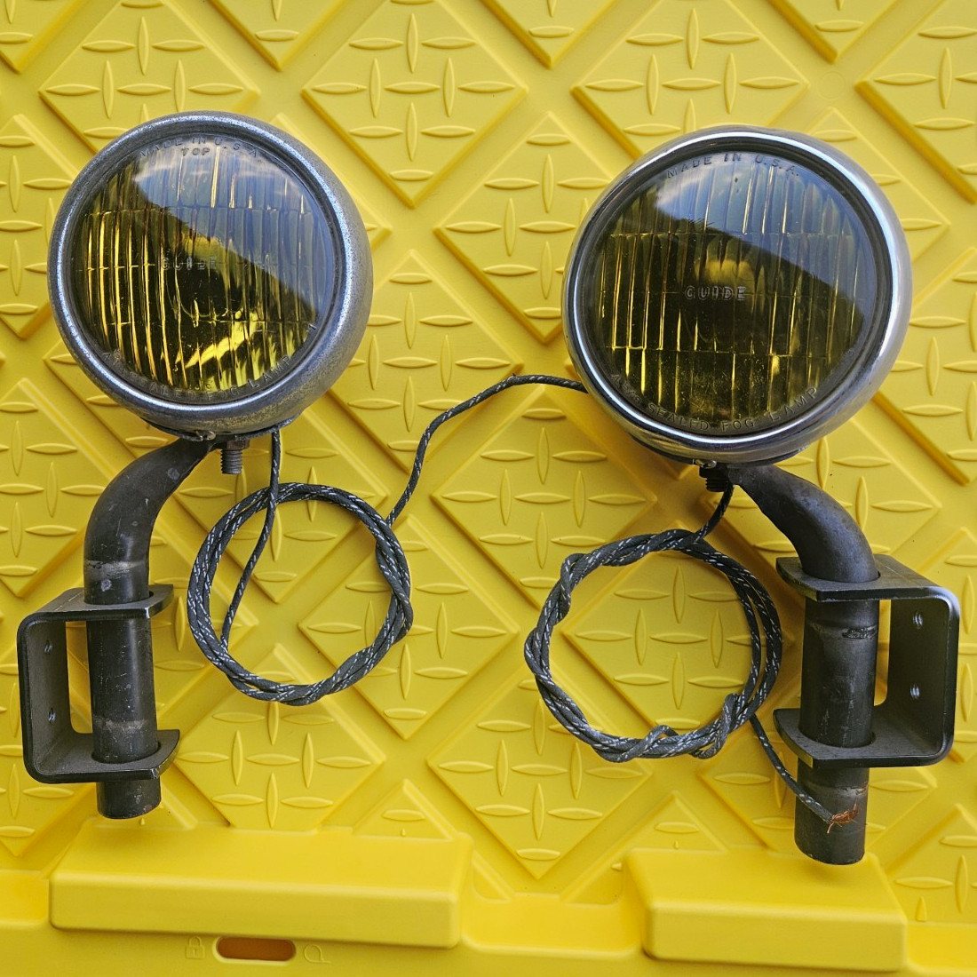 1946 1947 1948 Chevrolet Fleetline Guide 4 5/8  2004 Fog Lights Amber Original