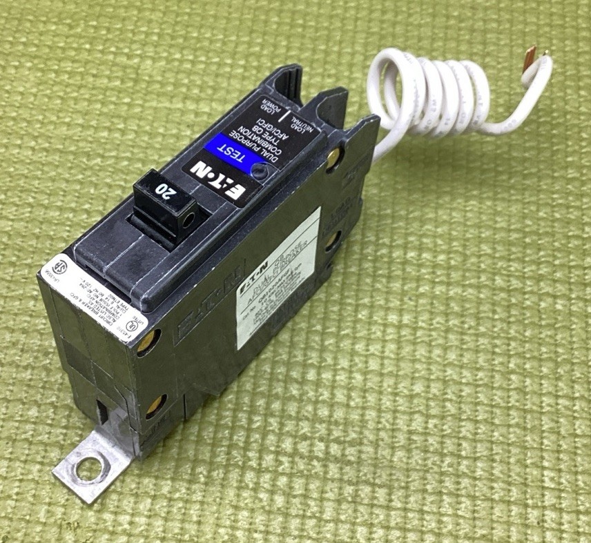 New Circuit Breaker Eaton QB1020AFGF 20 Amp 1 Pole Dual AFCI/GFCI Bolt On @@