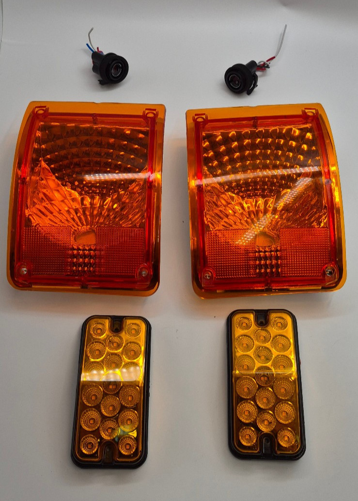 International 4700 Turn Signal Lights Blinker Markers  x4