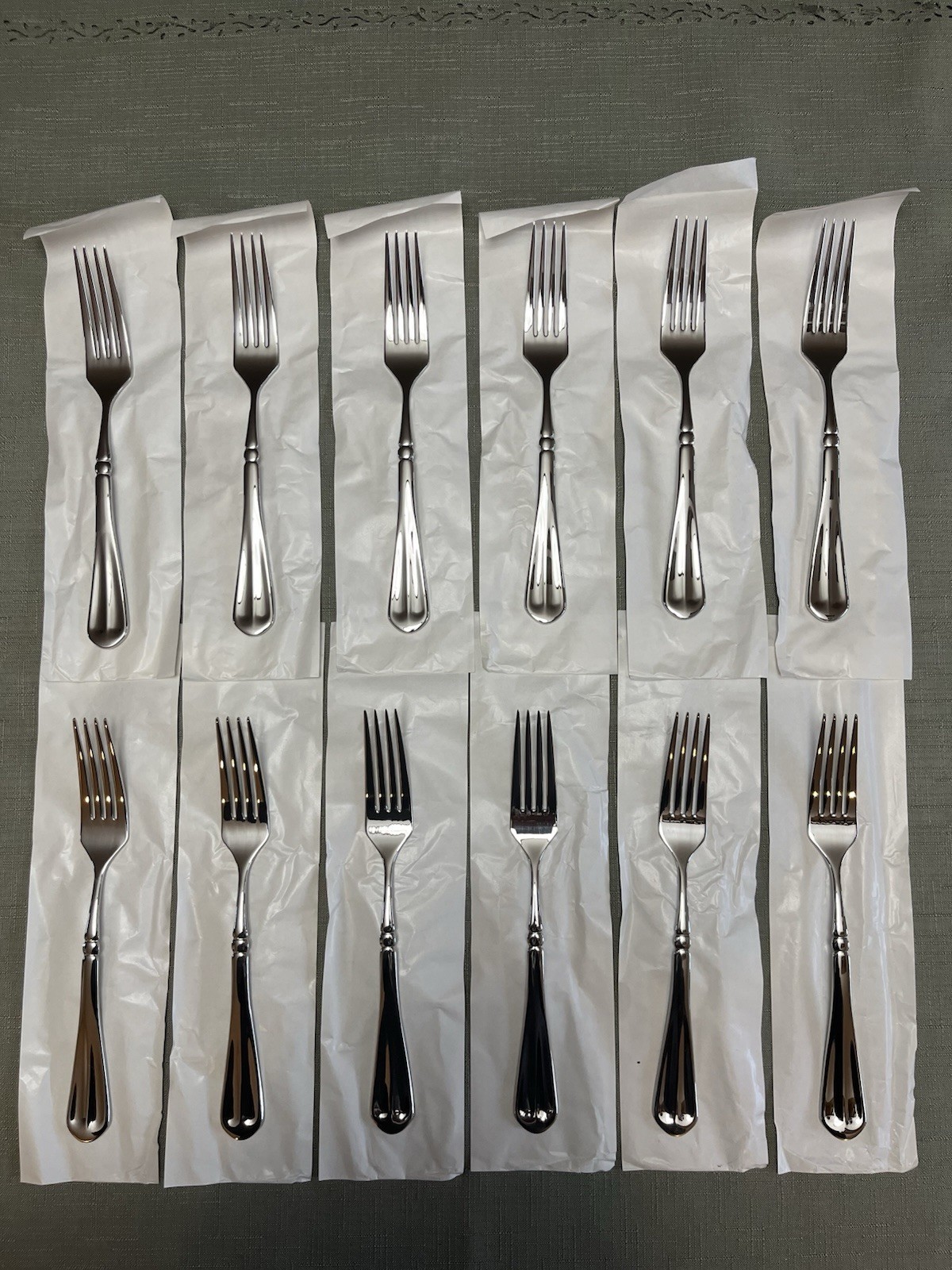 12-Mikasa FRENCH COUNTRYSIDE Dinner Forks Glossy Stainless Steel NEW 12-Mikasa FRENCH COUNTRYSIDE Dinner Forks Glossy Stainless Steel NEW