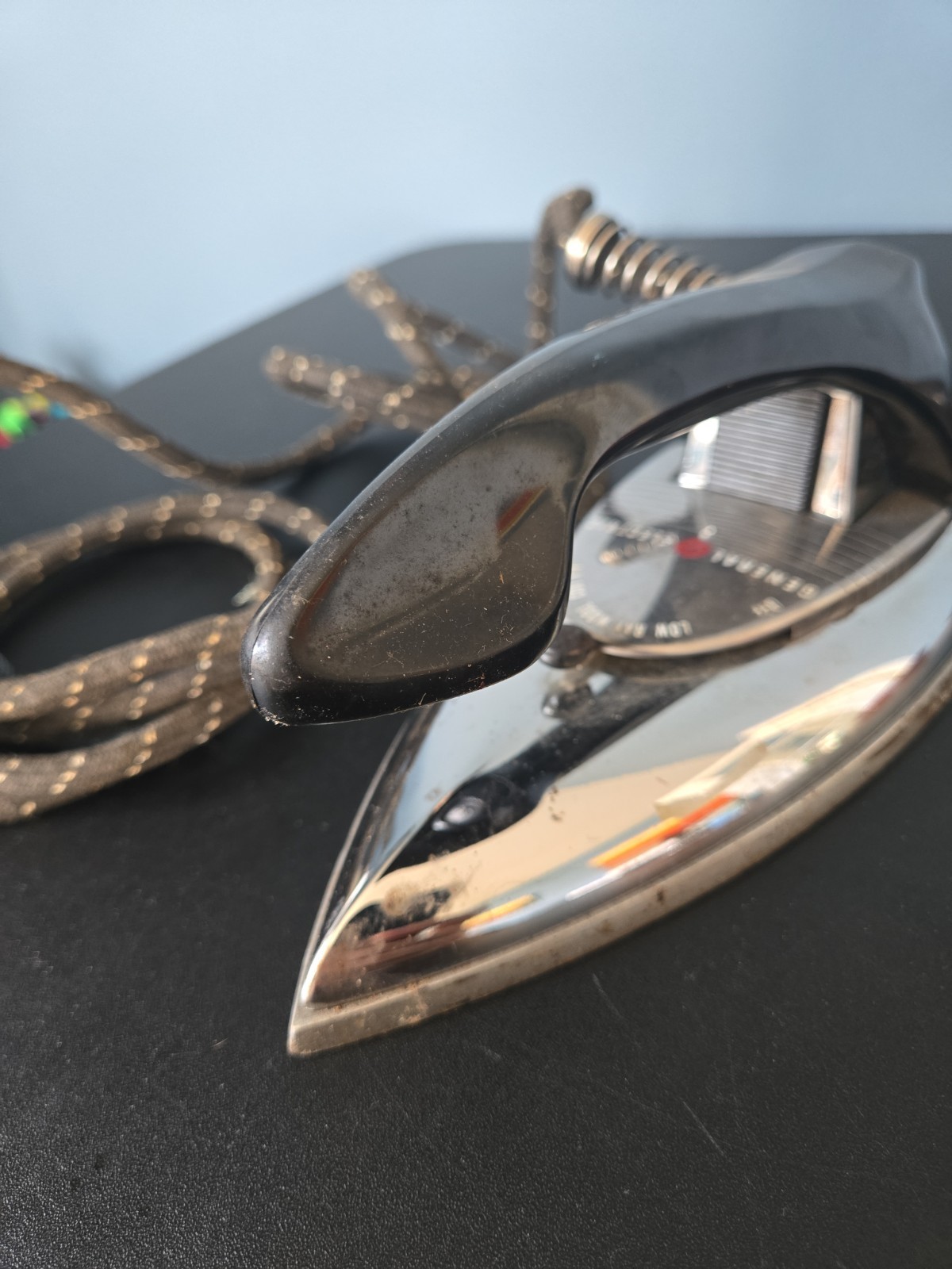 Vintage 1950's Working General Electric CAT. NO. 12F38 Travel Iron Vintage 1950's Working General Electric CAT. NO. 12F38 Travel Iron