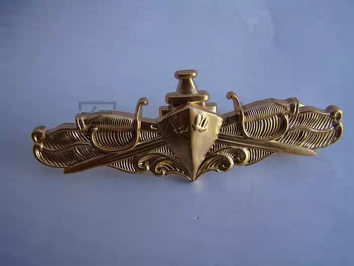 US NAVY GOLDEN OFFICER\'S SURFACE WARFARE FLEET BADGE PIN INSIGNIA