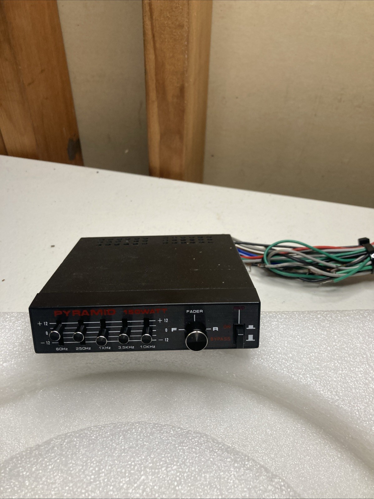 Vintage Pyramid Graphic Equalizer 150 Watts Model #SE301-VL.  Untested. -P