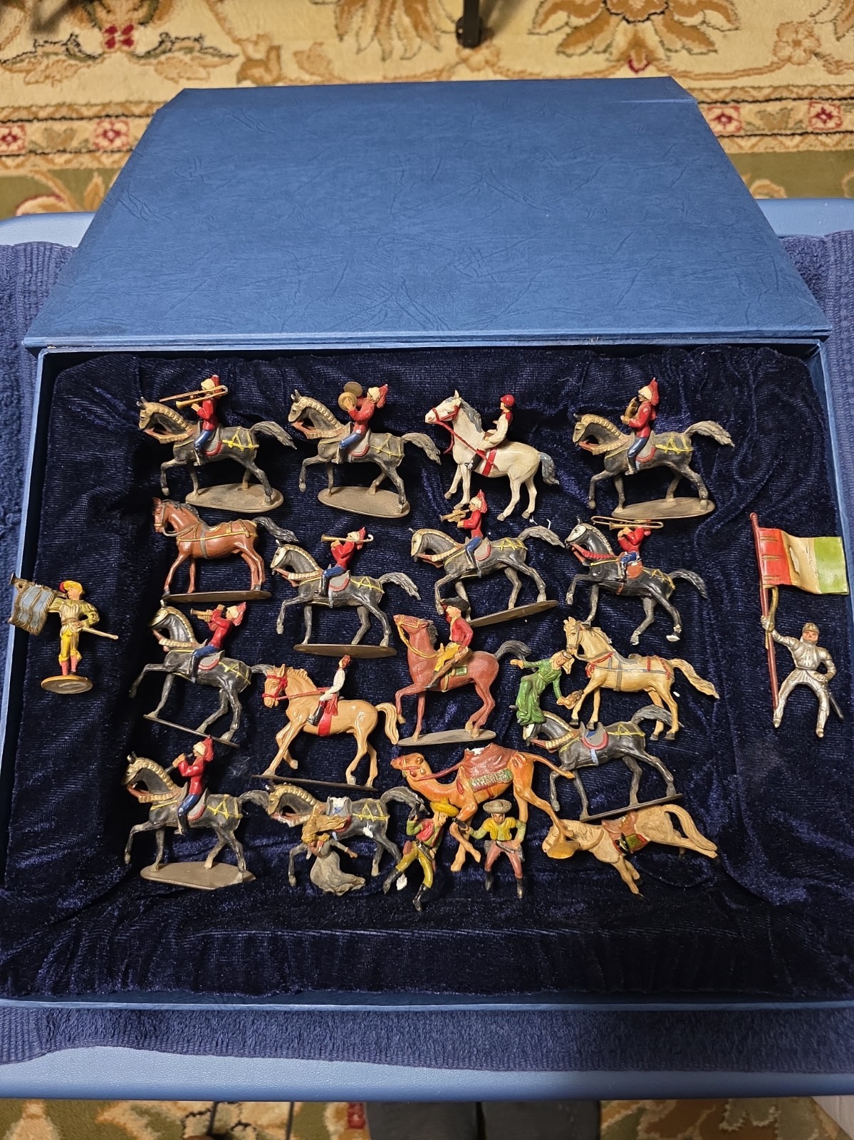 Vintage Rare Toy Soldiers & Calvary Figures 25-30pcs  Starlux Mostly