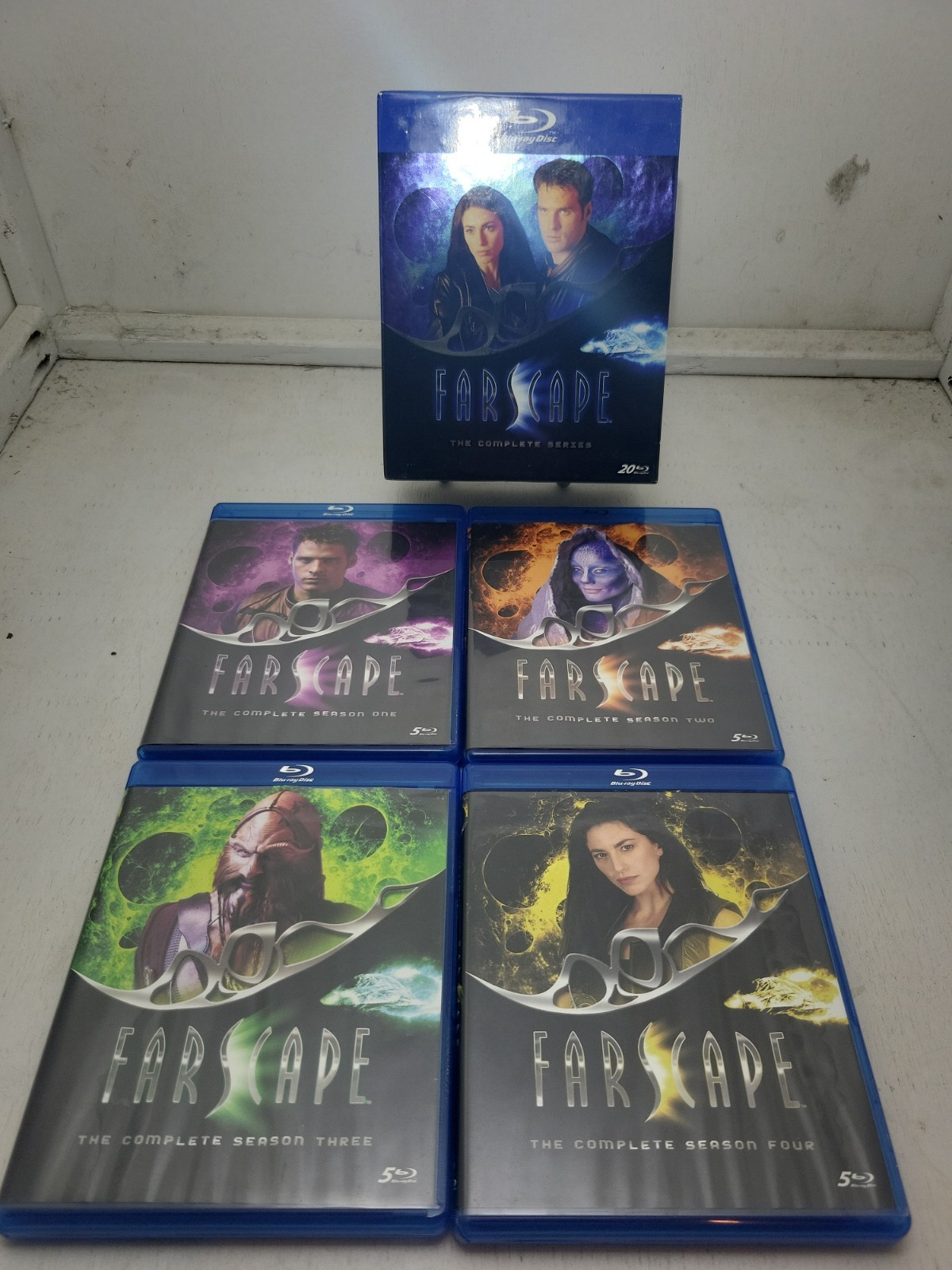 Farscape: The Complete Series (Blu-ray Discs) Seasons 1-4 (20 Discs Total) 