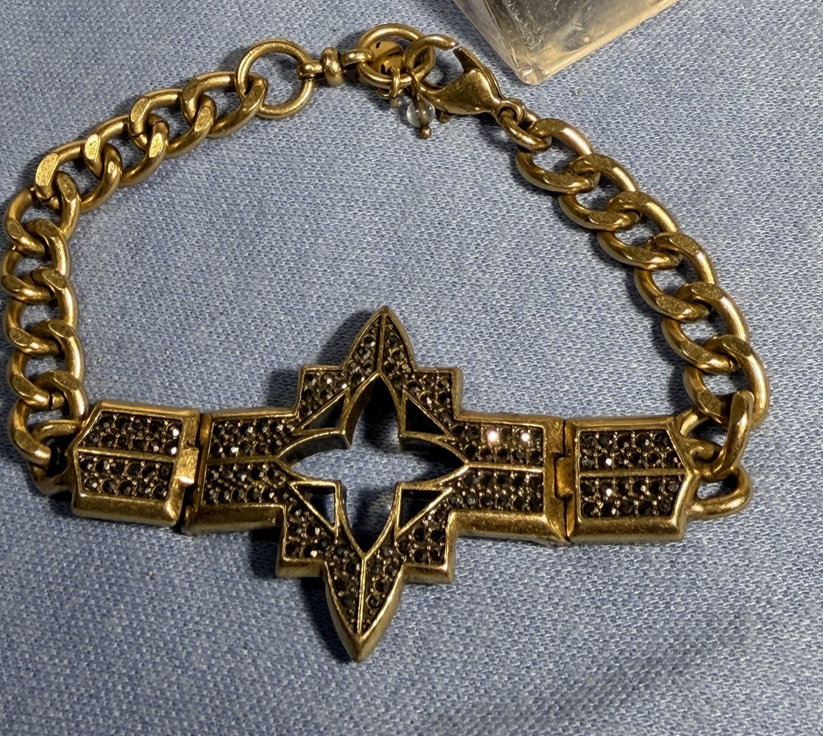FINE GOLDEN HEAVY CHAIN BRACELET WITH BLACK ACCENT STONES