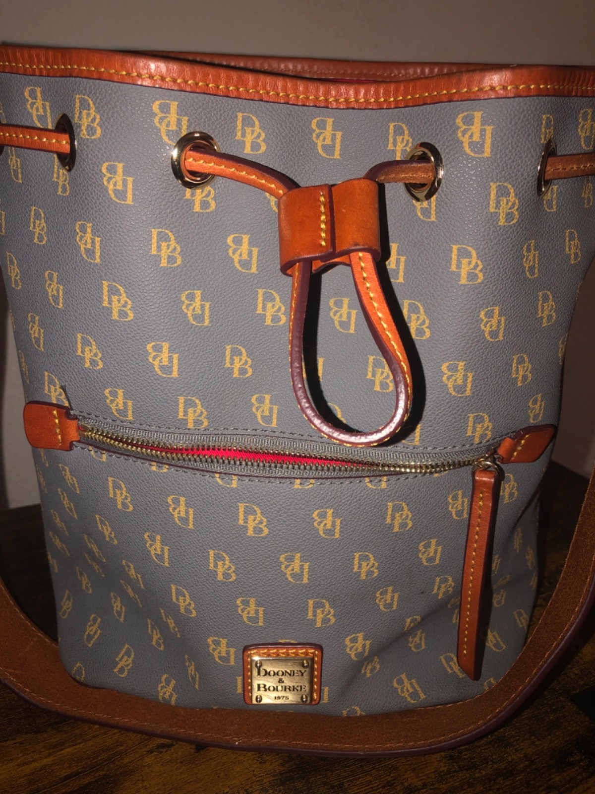 Dooney and Bourke shoulder purse Dooney and Bourke shoulder purse