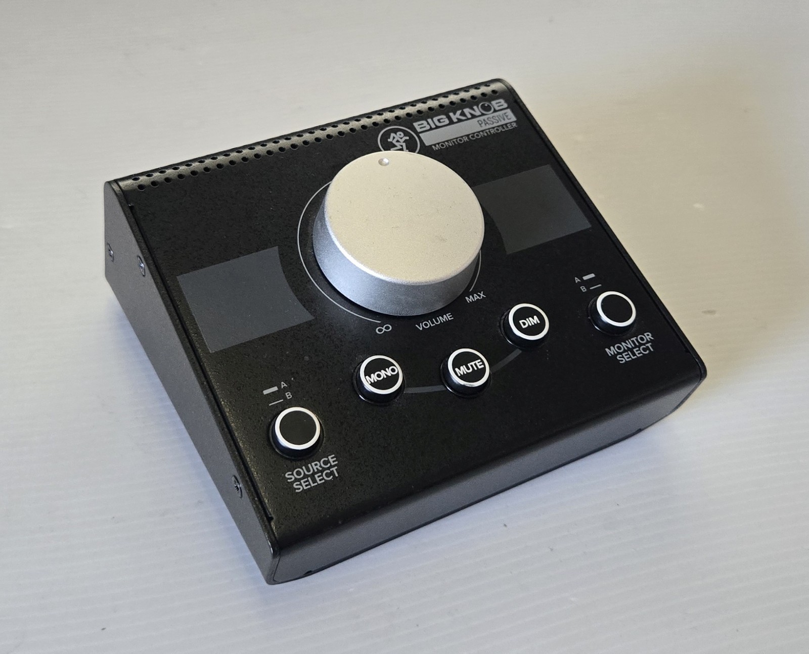 Mackie Big Knob Passive 2x2 Studio Monitor Controller