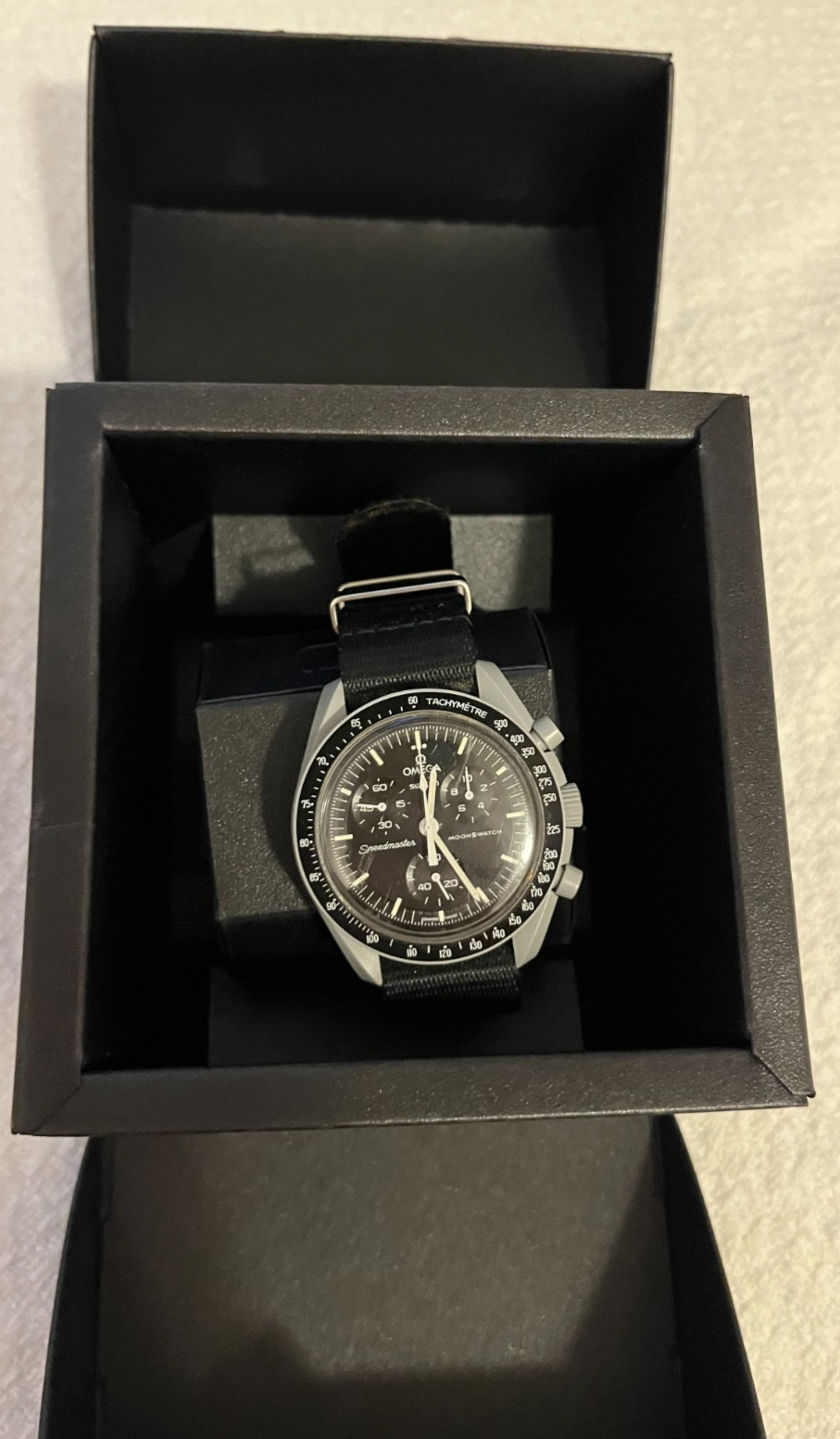 OMEGA x Swatch MoonSwatch Mission to the Moon SO33M100 w/ Box