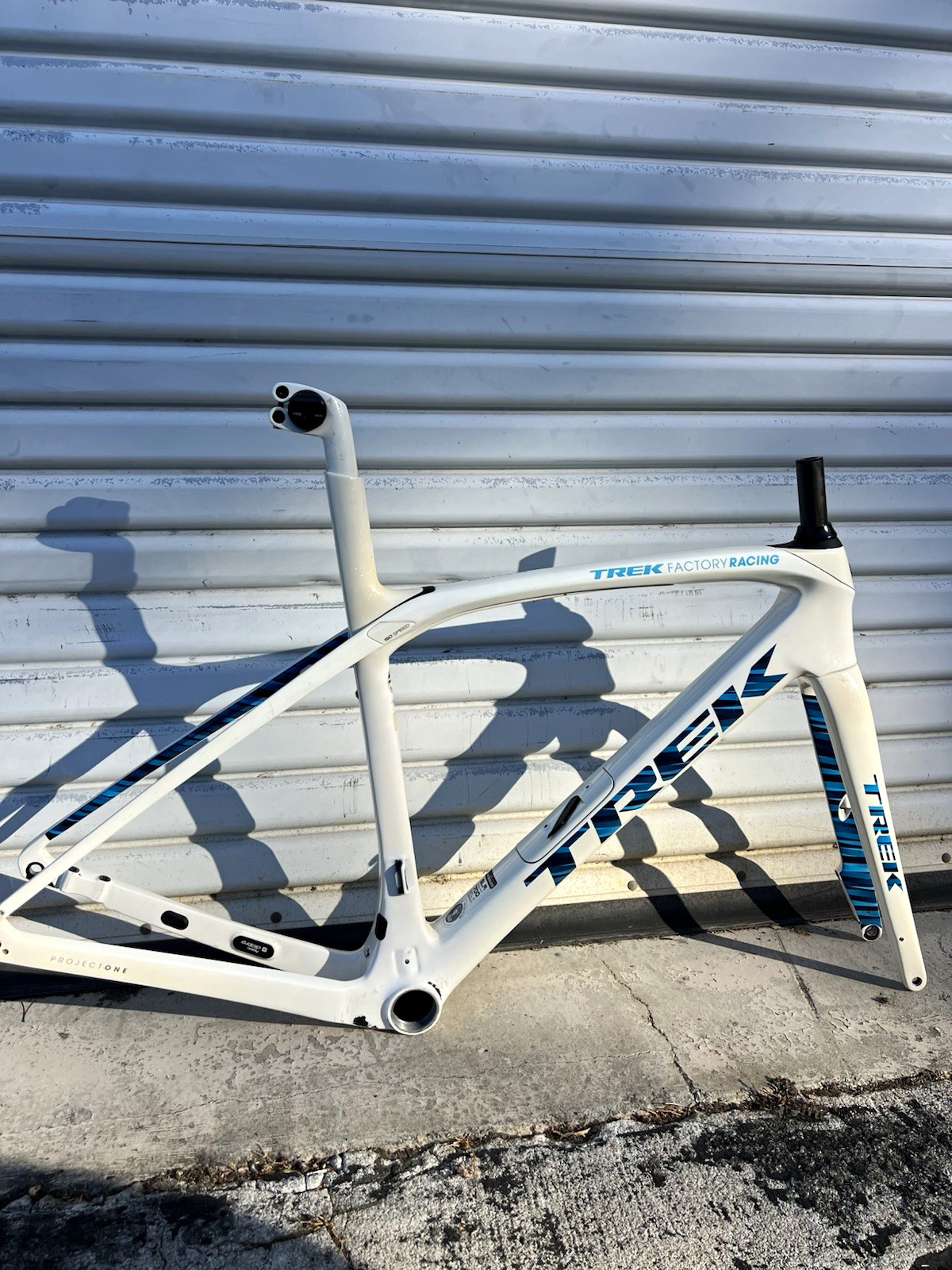 Trek Domane SLR 7 52cm project one OCLV Carbon Frame & Fork White/Blue Trek Domane SLR 7 52cm project one OCLV Carbon Frame & Fork White/Blue
