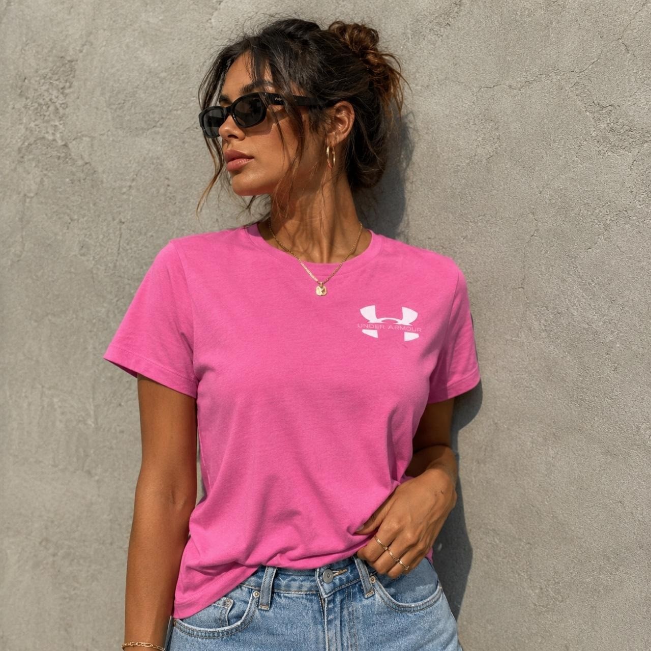 Under Armour Women\'s Pink Logo T-Shirt – Size L Bright pink Under Armour