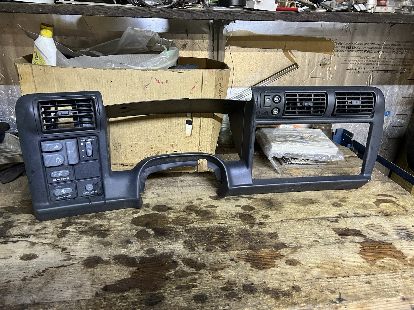 1995-1997 S10 TRUCK BLAZER RADIO DASH VENT BEZEL Assembly/HEADLIGHT/4x4 SWITCH 1995-1997 S10 TRUCK BLAZER RADIO DASH VENT BEZEL Assembly/HEADLIGHT/4x4 SWITCH
