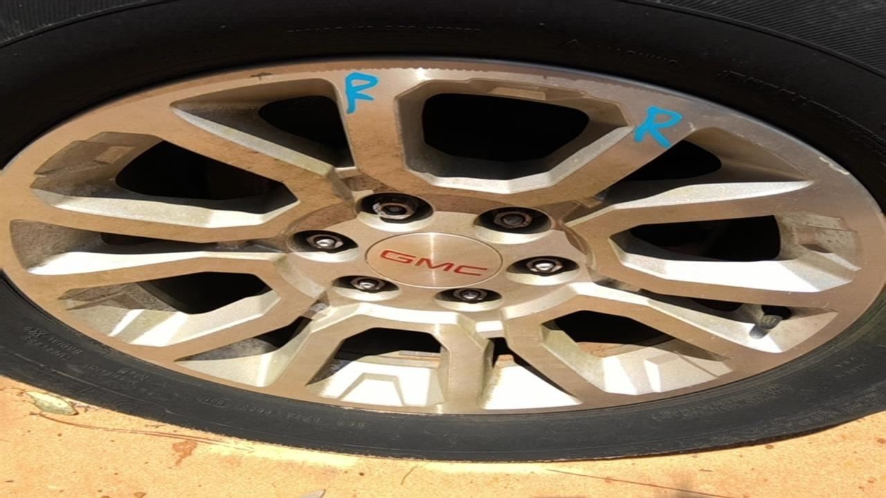 Wheel 18x8-1/2 12 Spoke Opt Uhn Fits 15-20 YUKON 1588804