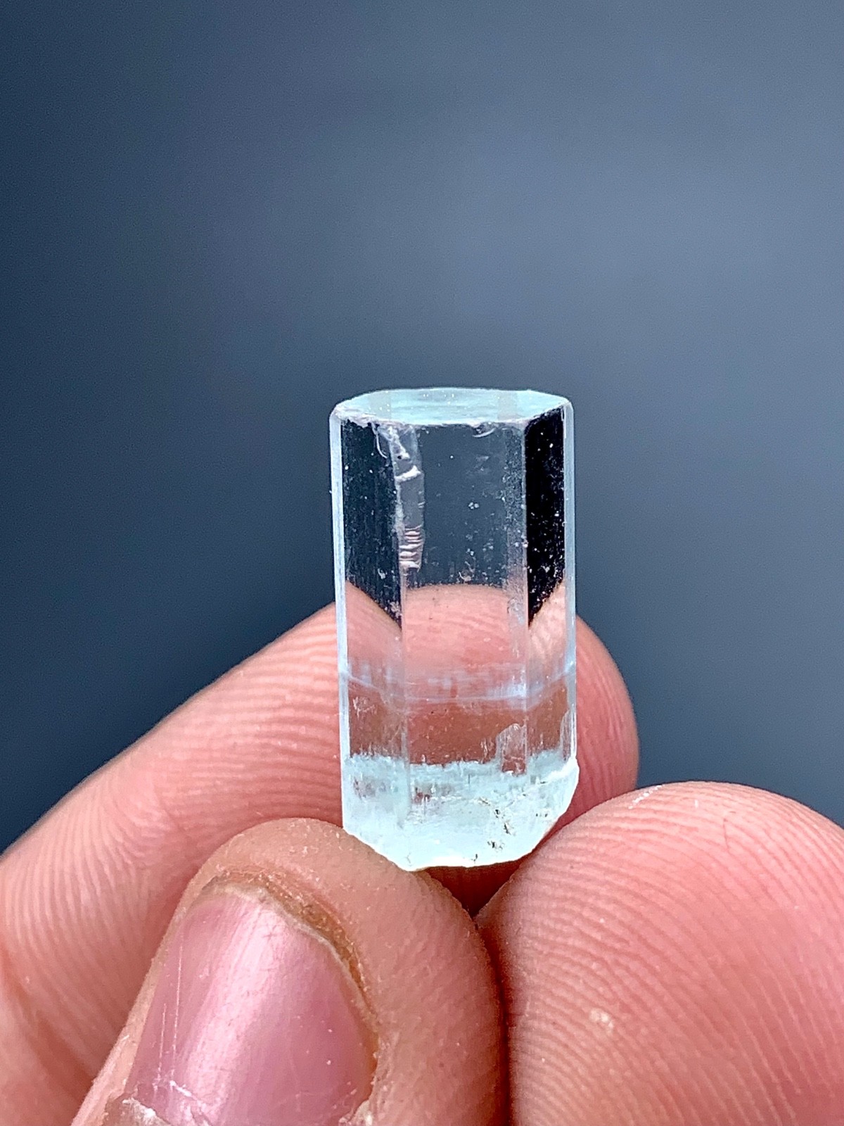 8.40 carat Beautiful Aquamarine crystal specimen from pakistan 8.40 carat Beautiful Aquamarine crystal specimen from pakistan