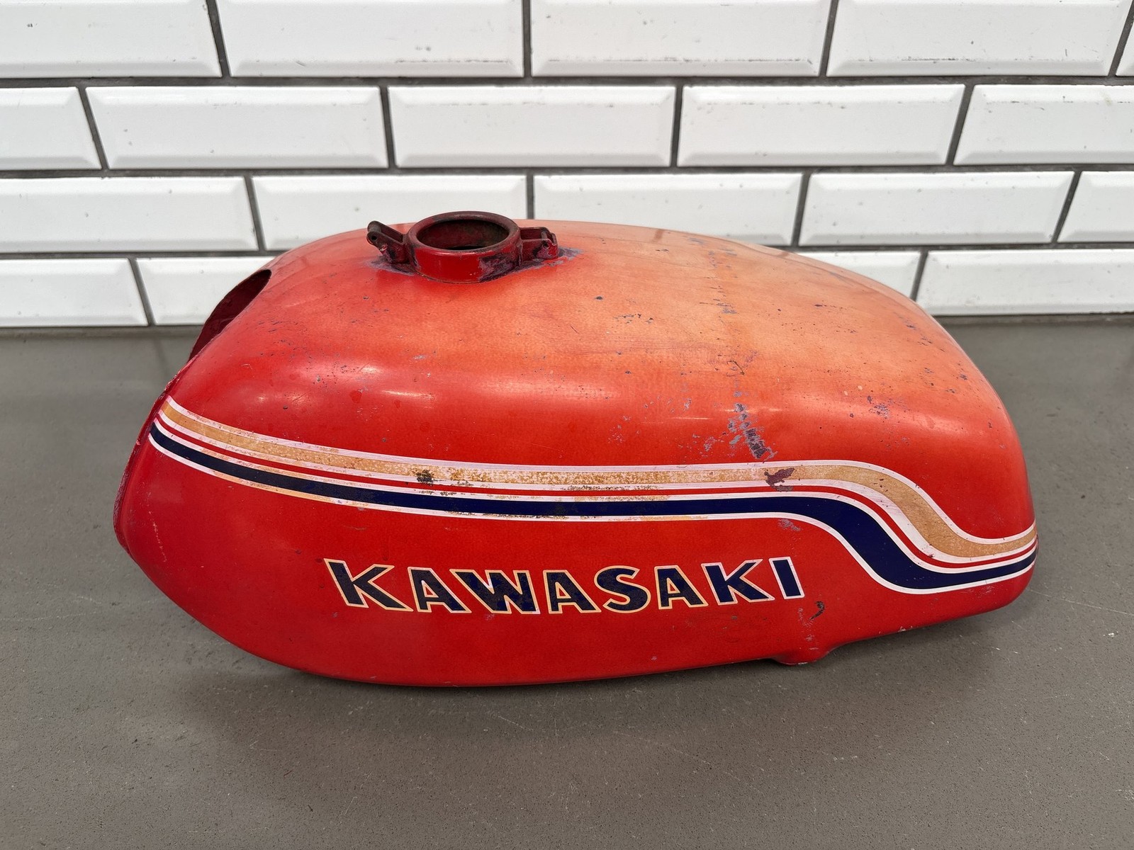 1972 Kawasaki 350 S2 Fuel Tank 51001-071-68 OEM Vintage