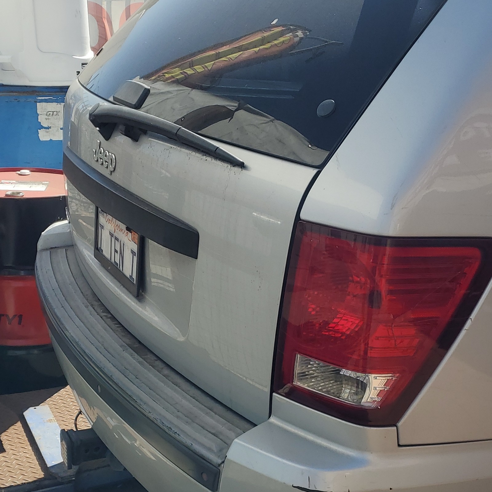2007-2010 GRAND CHEROKEE REAR BACK Trunk/Hatch/Tailgate Without Rear View Camera 2007-2010 GRAND CHEROKEE REAR BACK Trunk/Hatch/Tailgate Without Rear View Camera