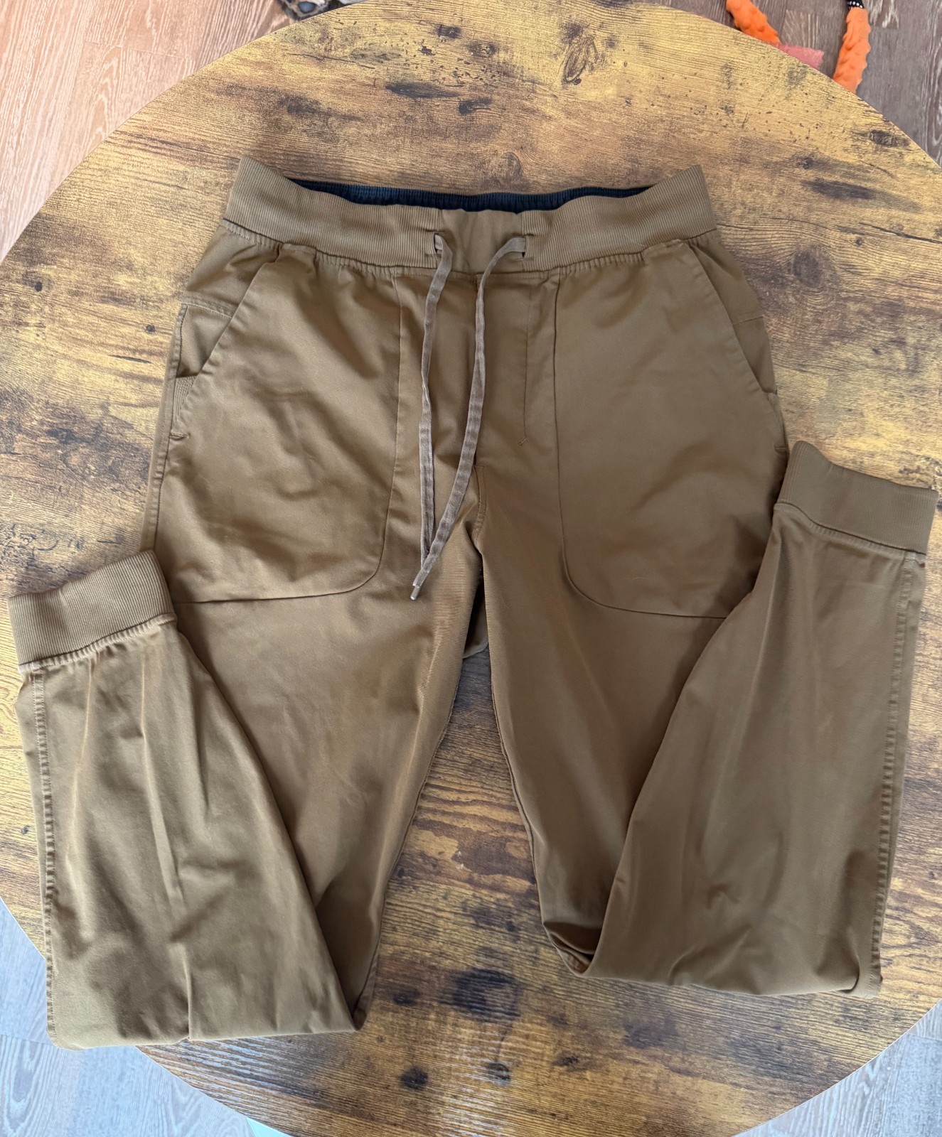 Lululemon ABC Jogger Mens Medium M Khaki Tan Slim Fit Athletic Pants M5A85S Lululemon ABC Jogger Mens Medium M Khaki Tan Slim Fit Athletic Pants M5A85S
