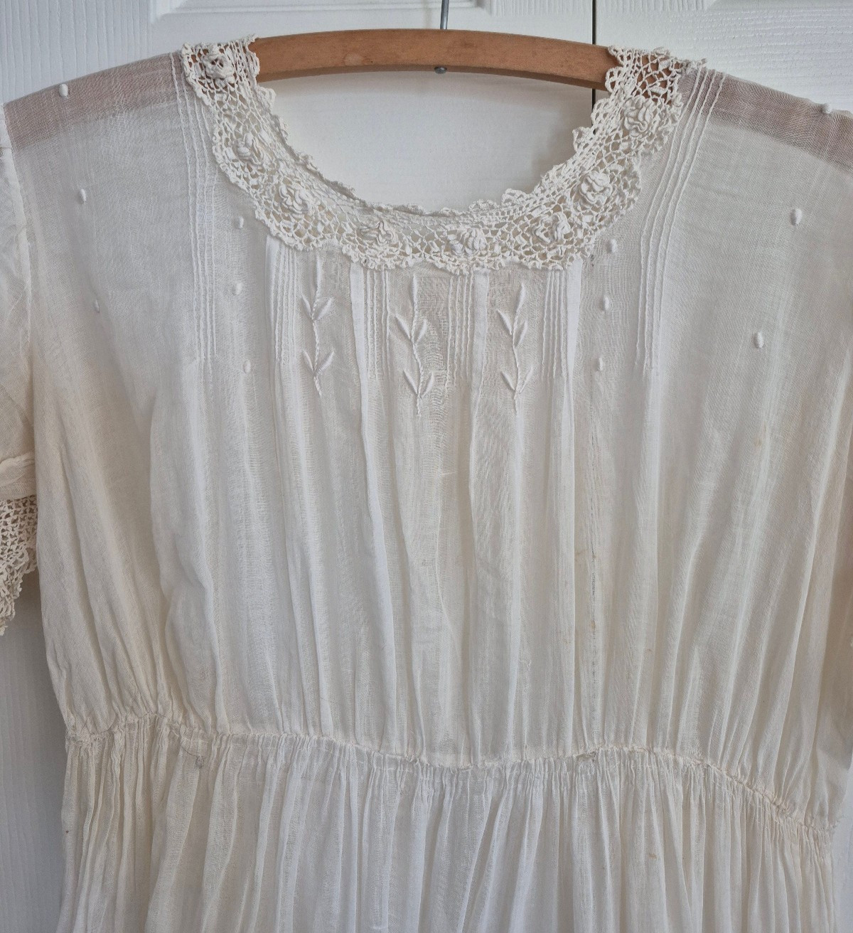 1900\'s ANTIQUE EDWARDIAN VICTORIAN ERA GIRL\'S GAUSE LAWN DRESS 44\