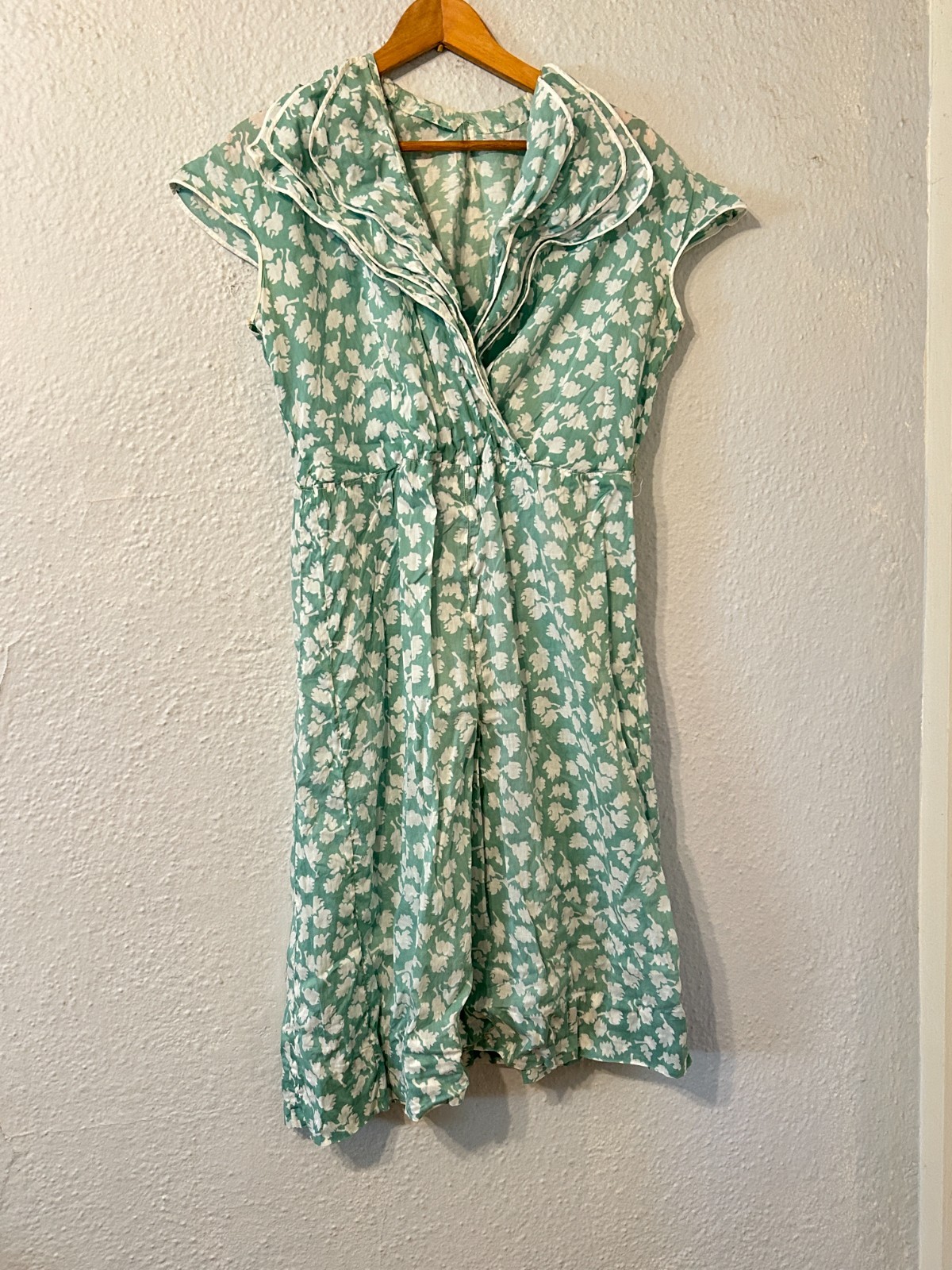 Vintage 1930\'s Womens Sz M/L Green Floral Day Dress Ruffle Collar Cotton Jacket Vintage 1930\'s Womens Sz M/L Green Floral Day Dress Ruffle Collar Cotton Jacket