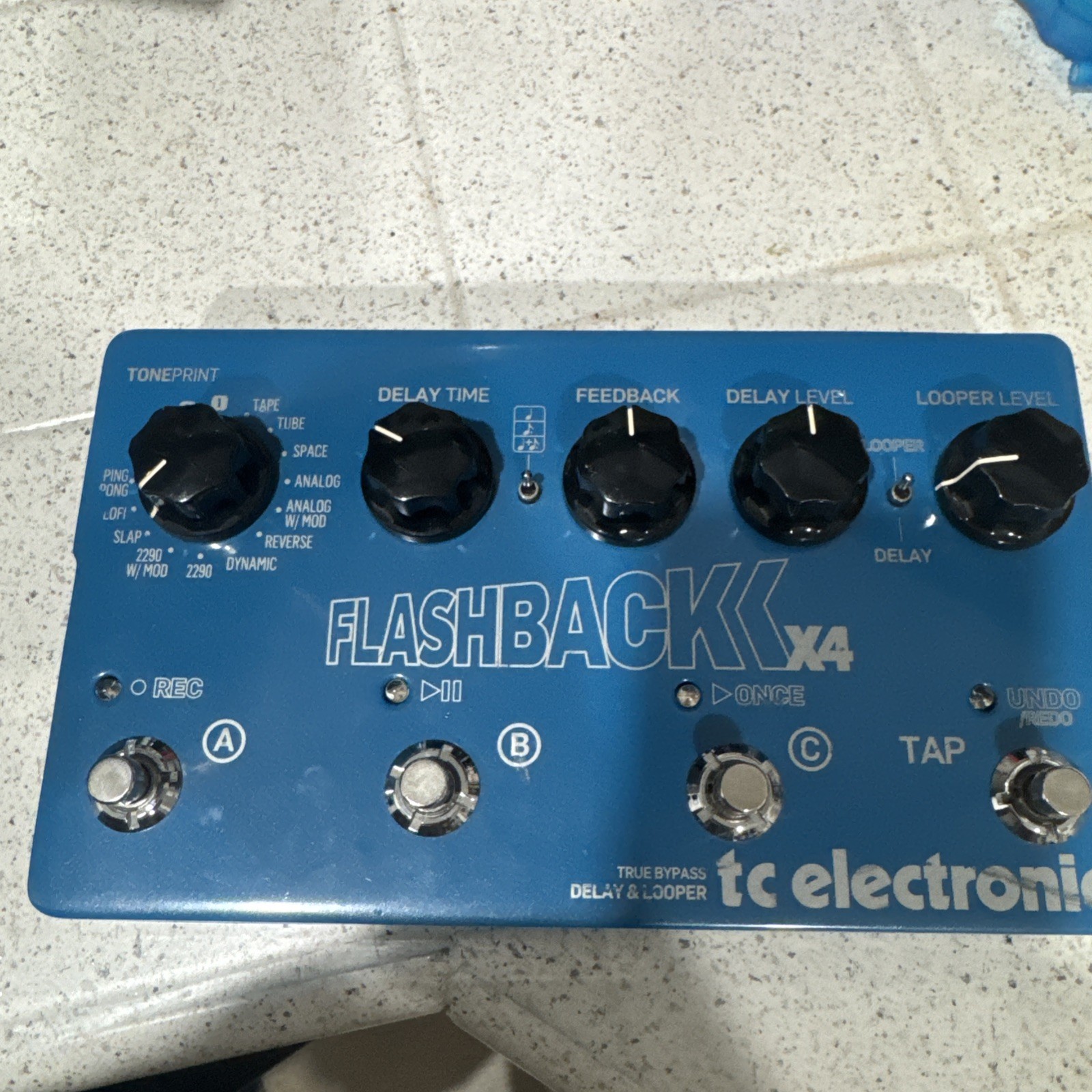 TC Electronic Flashback X4 Looper Guitar Effect Pedal TC Electronic Flashback X4 Looper Guitar Effect Pedal